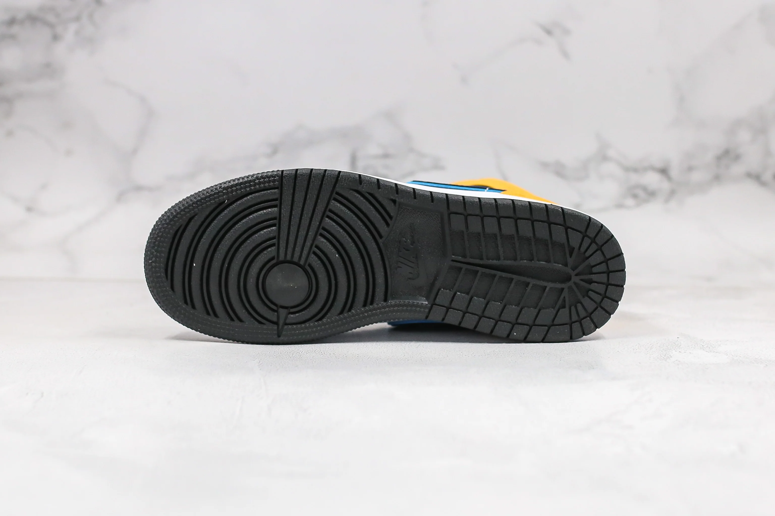 Réplica AIR JORDAN 1 mid Sneaker