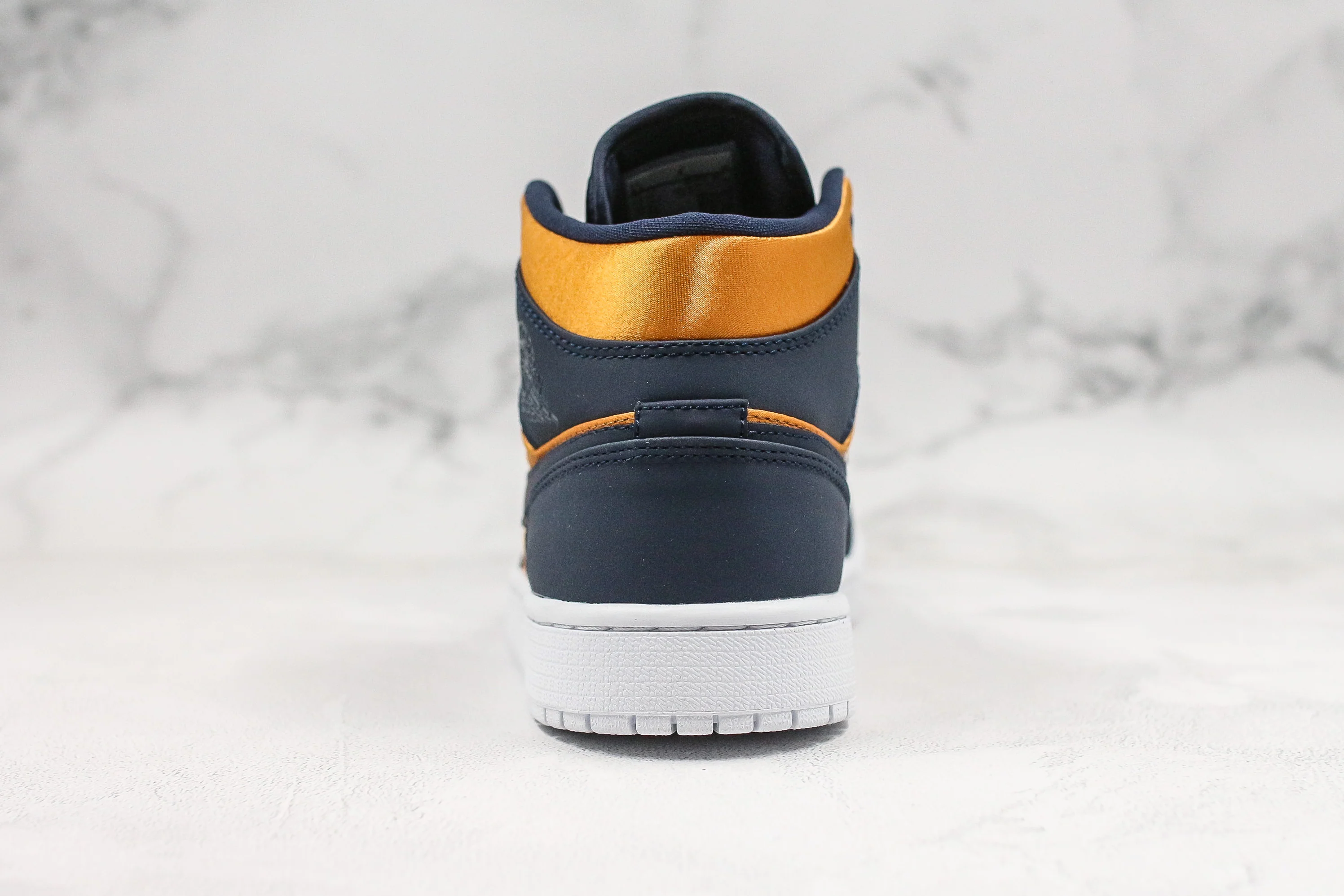 Réplica AIR JORDAN 1 mid Sneaker