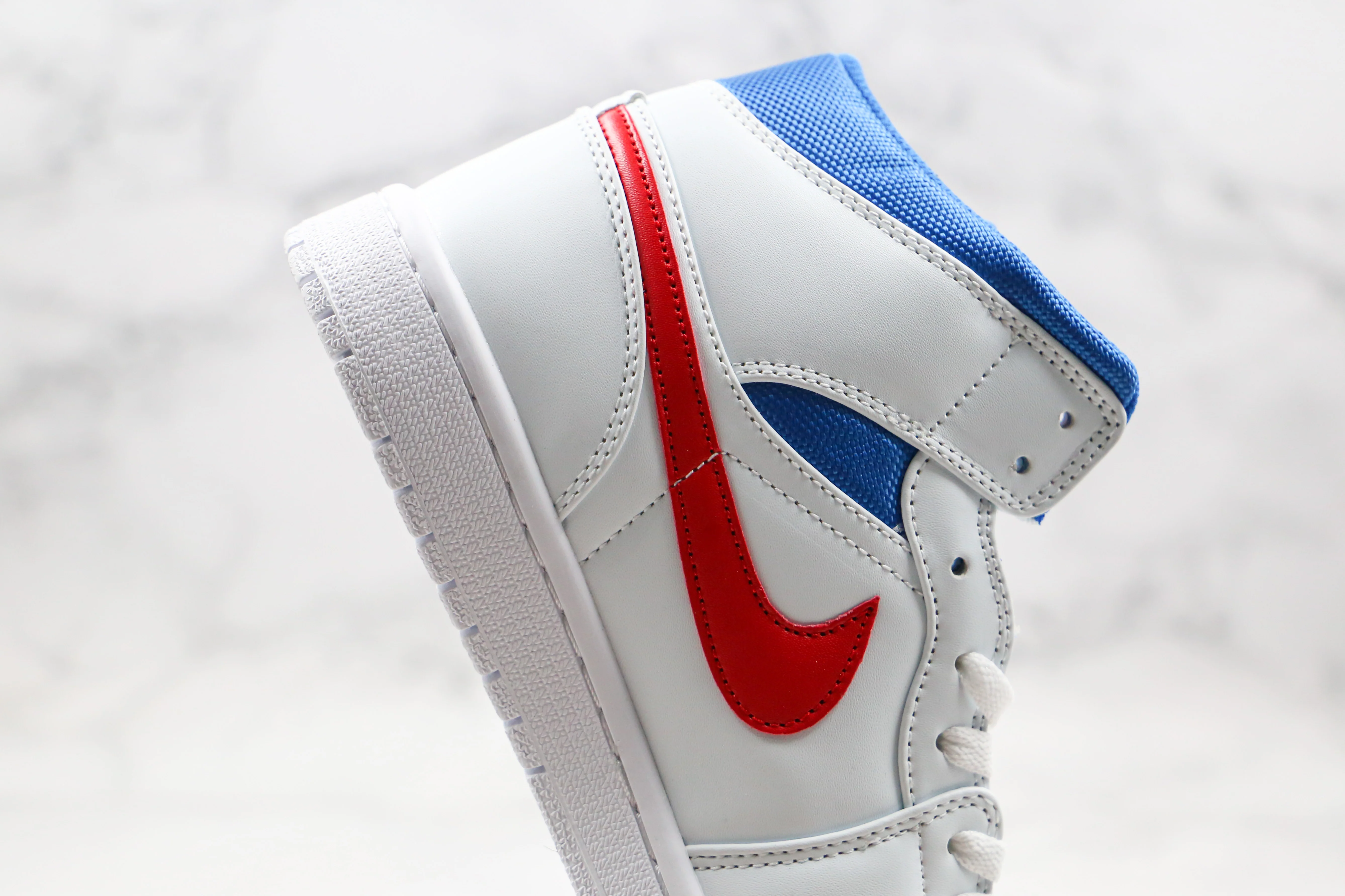 Réplica AIR JORDAN 1 Mid Sneaker
