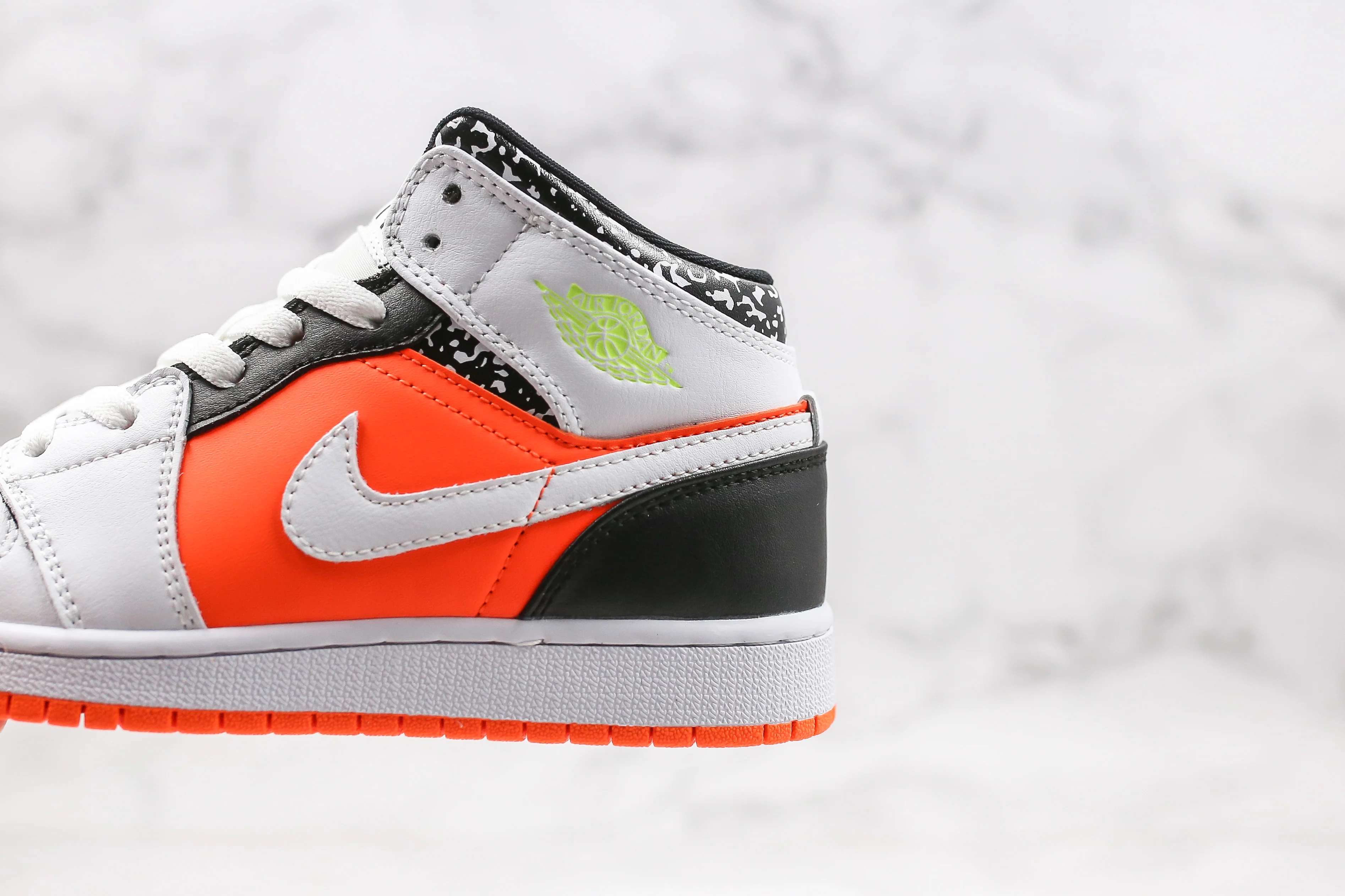 Réplica AIR JORDAN 1 mid Sneaker
