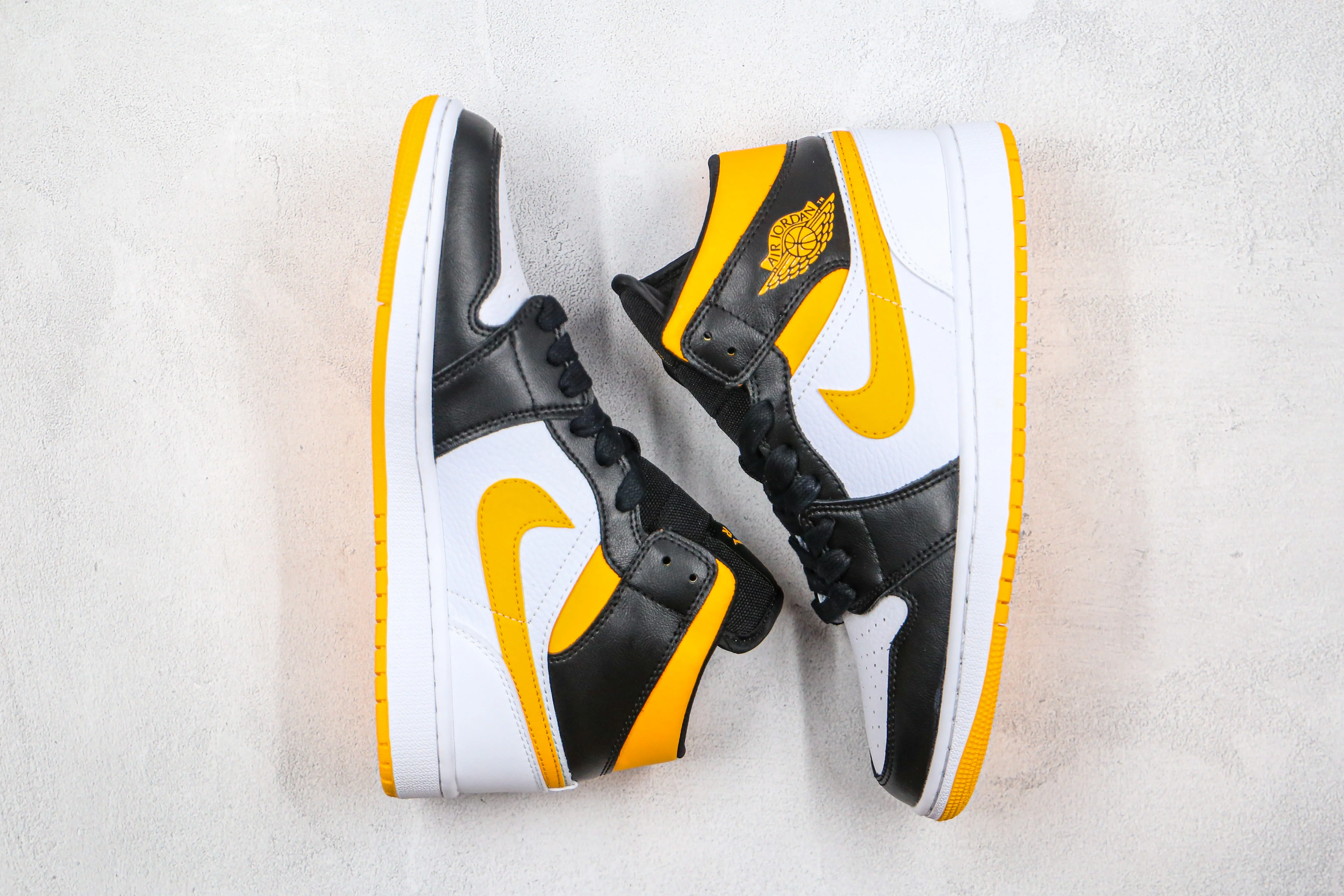 Réplica AIR JORDAN 1 Mid Sneaker