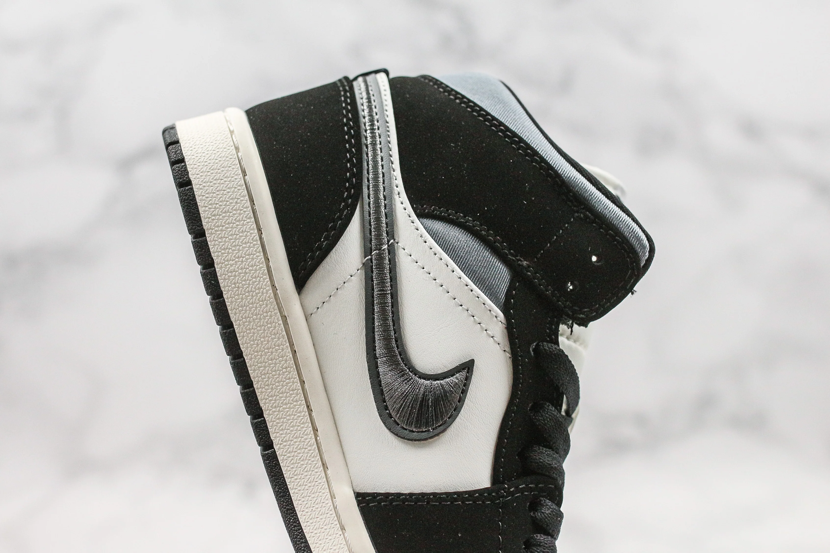 Réplica AIR JORDAN 1 mid Sneaker