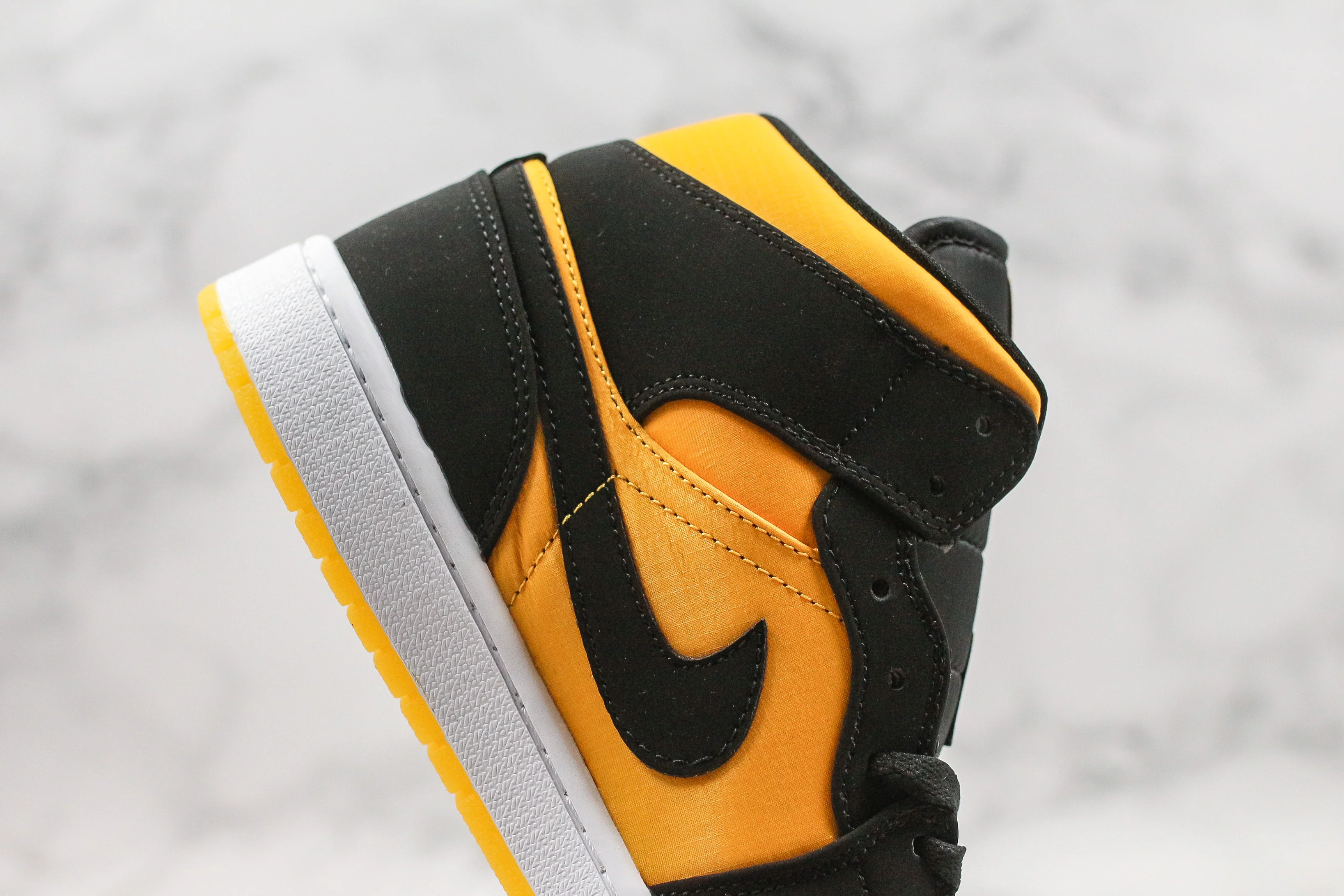Réplica AIR JORDAN 1 mid Sneaker