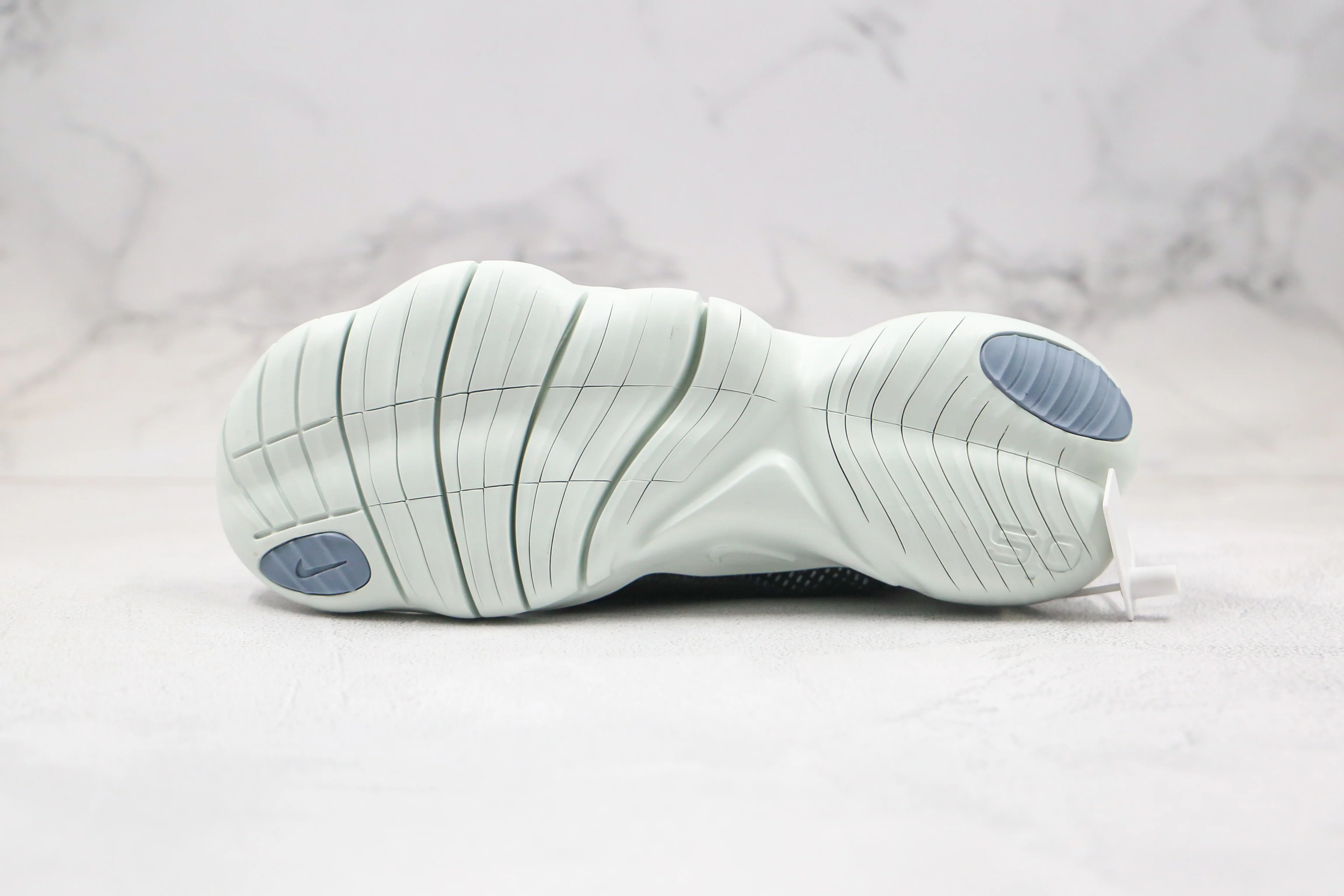 Réplica FREE RN 5.0 - MOON Nike Sneaker