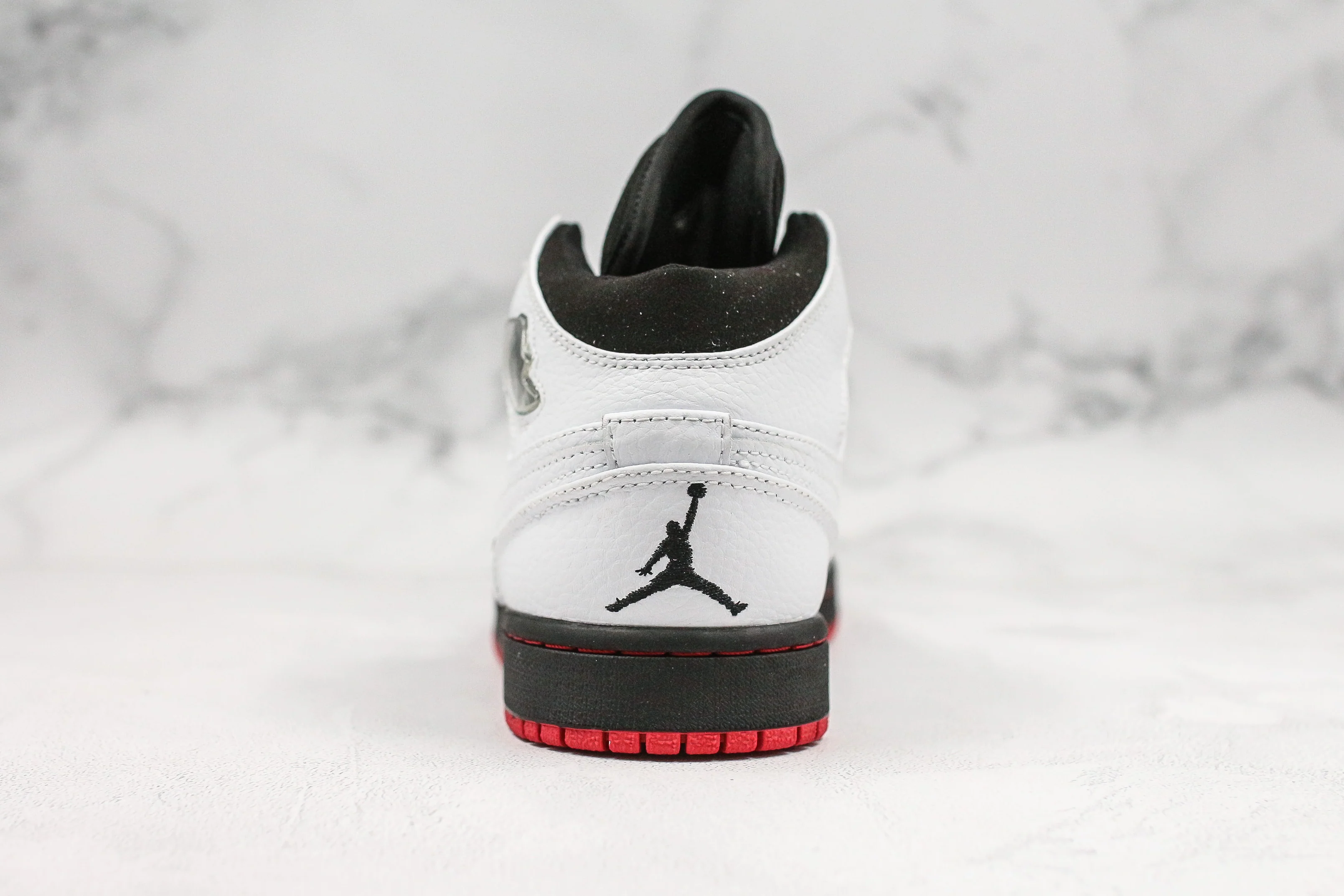 Réplica AIR JORDAN 1 mid Sneaker