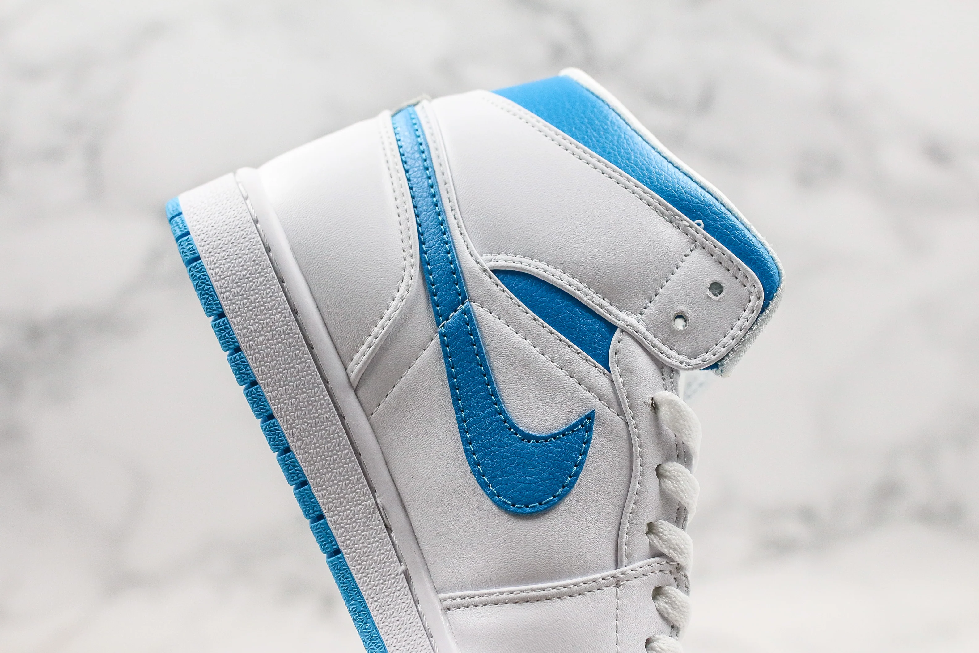 Réplica AIR JORDAN 1 mid Sneaker