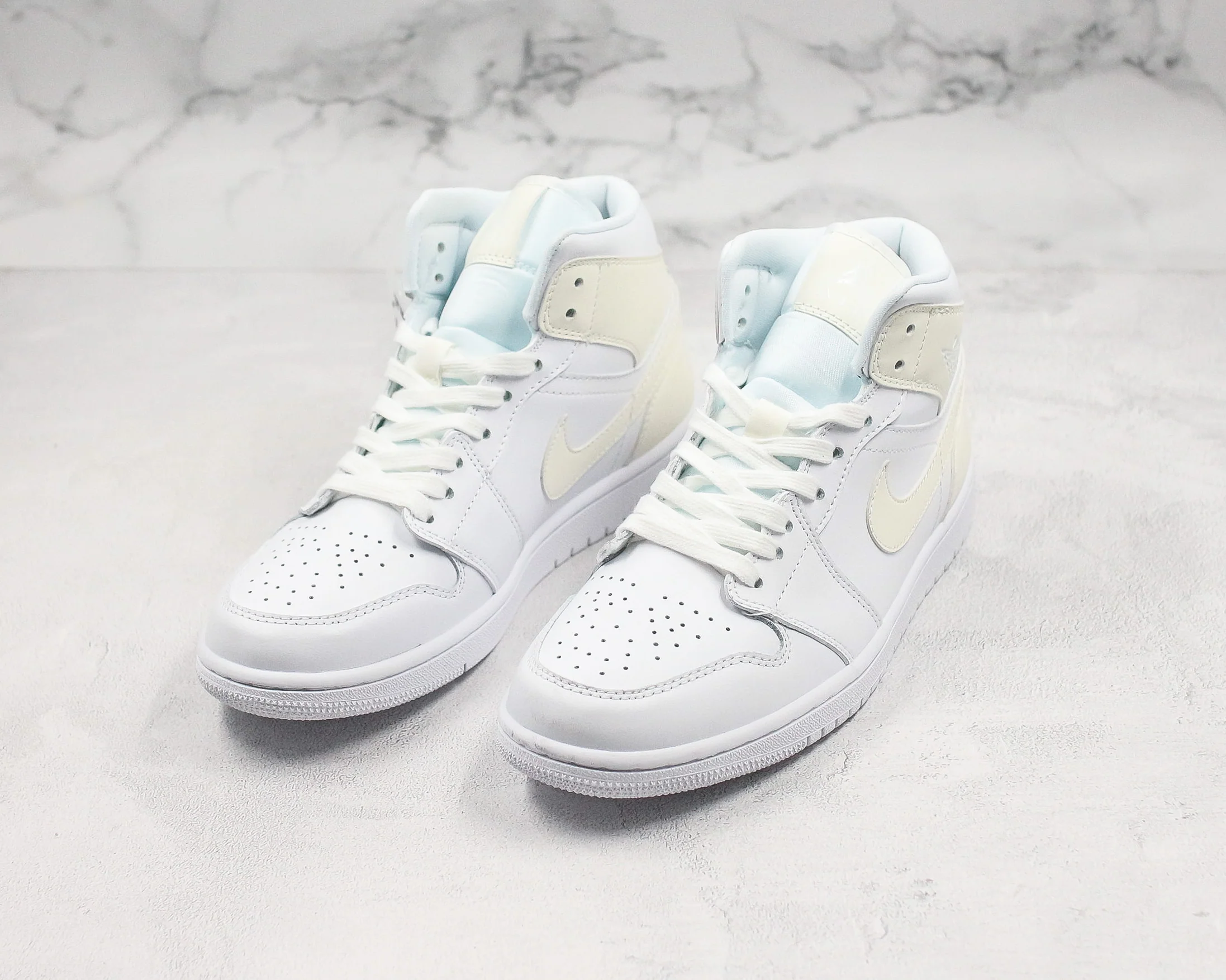 Réplica AIR JORDAN 1 mid Sneaker