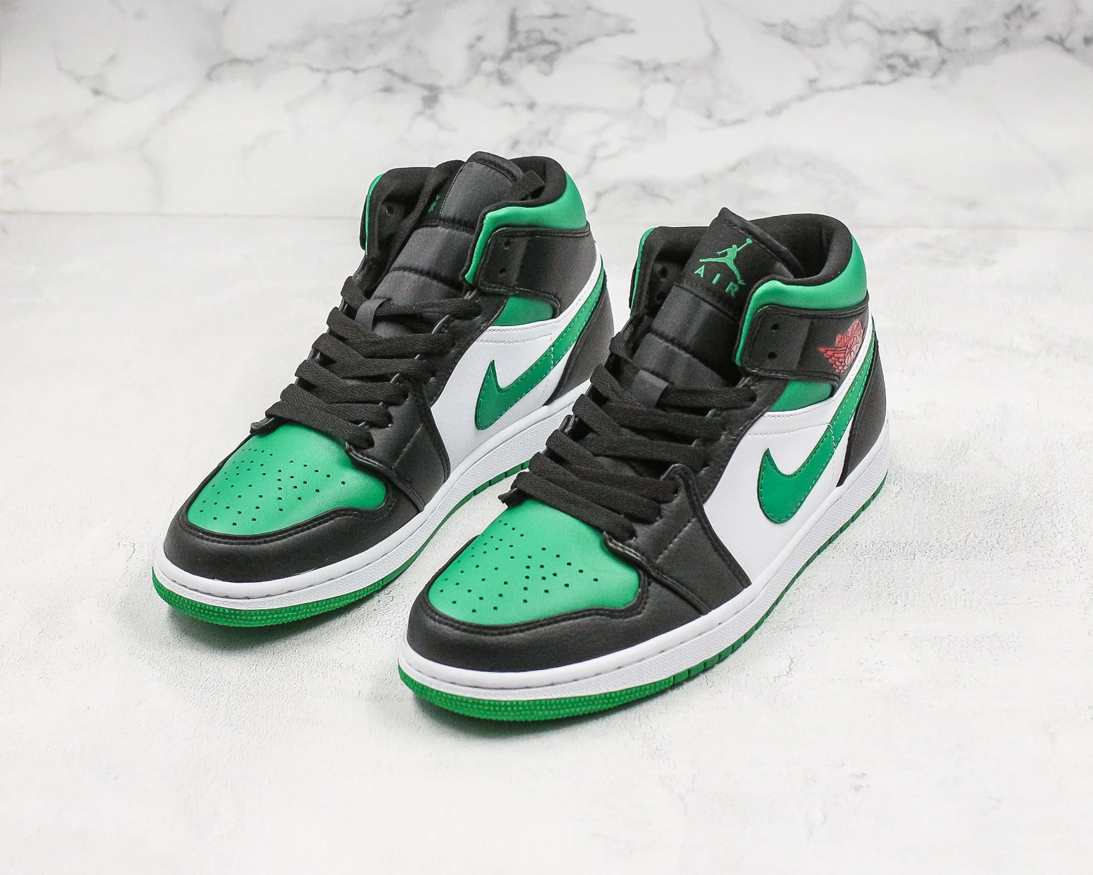 Réplica AIR JORDAN 1 mid Sneaker