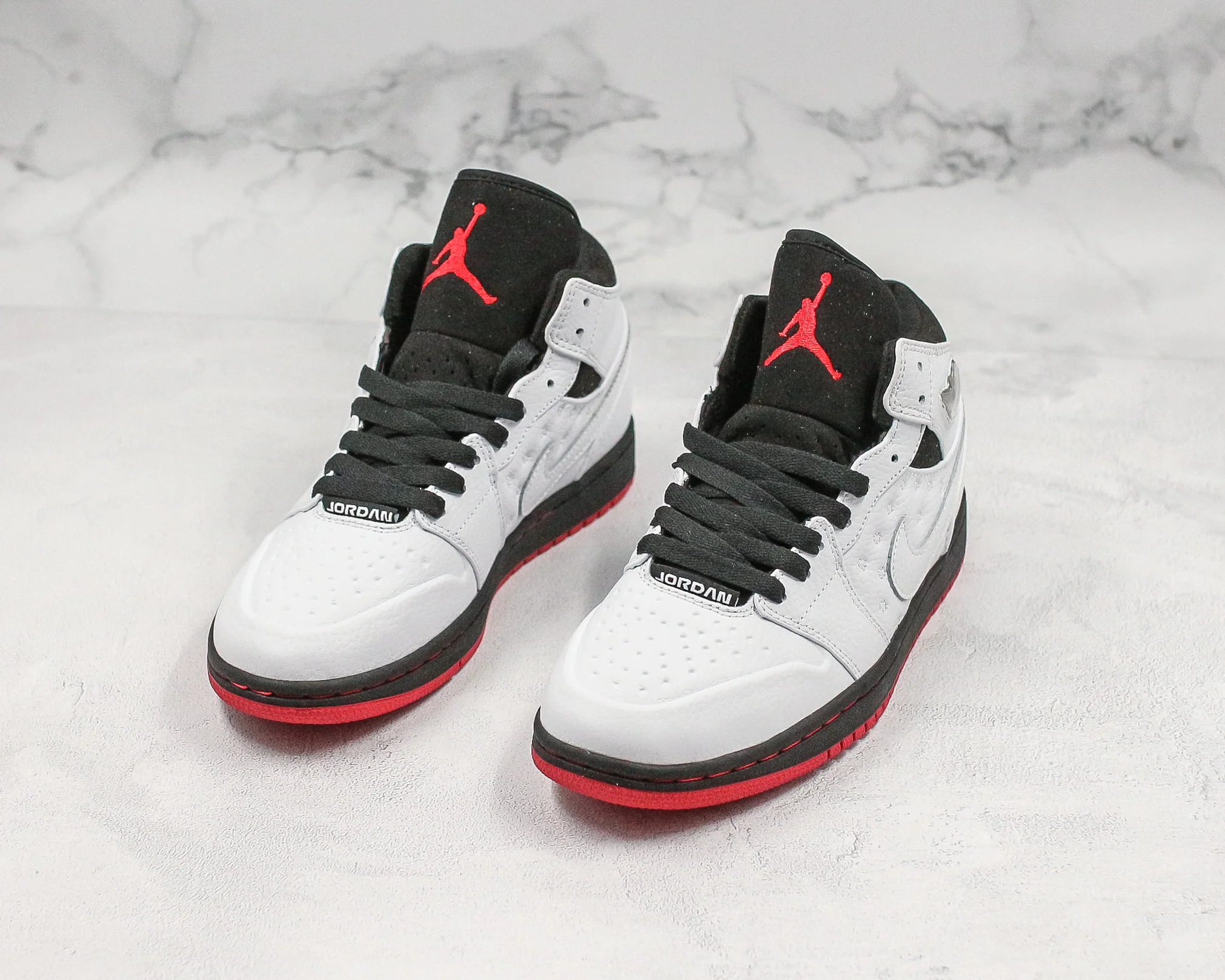 Réplica AIR JORDAN 1 mid Sneaker