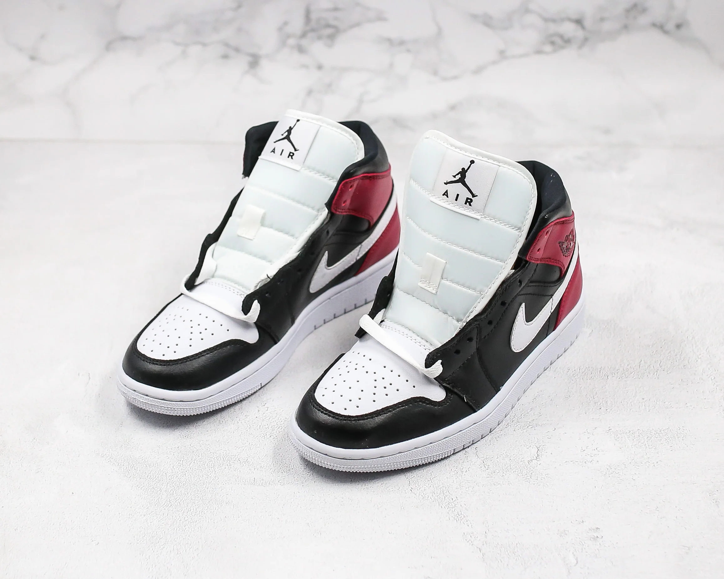 Réplica AIR JORDAN 1 mid Sneaker