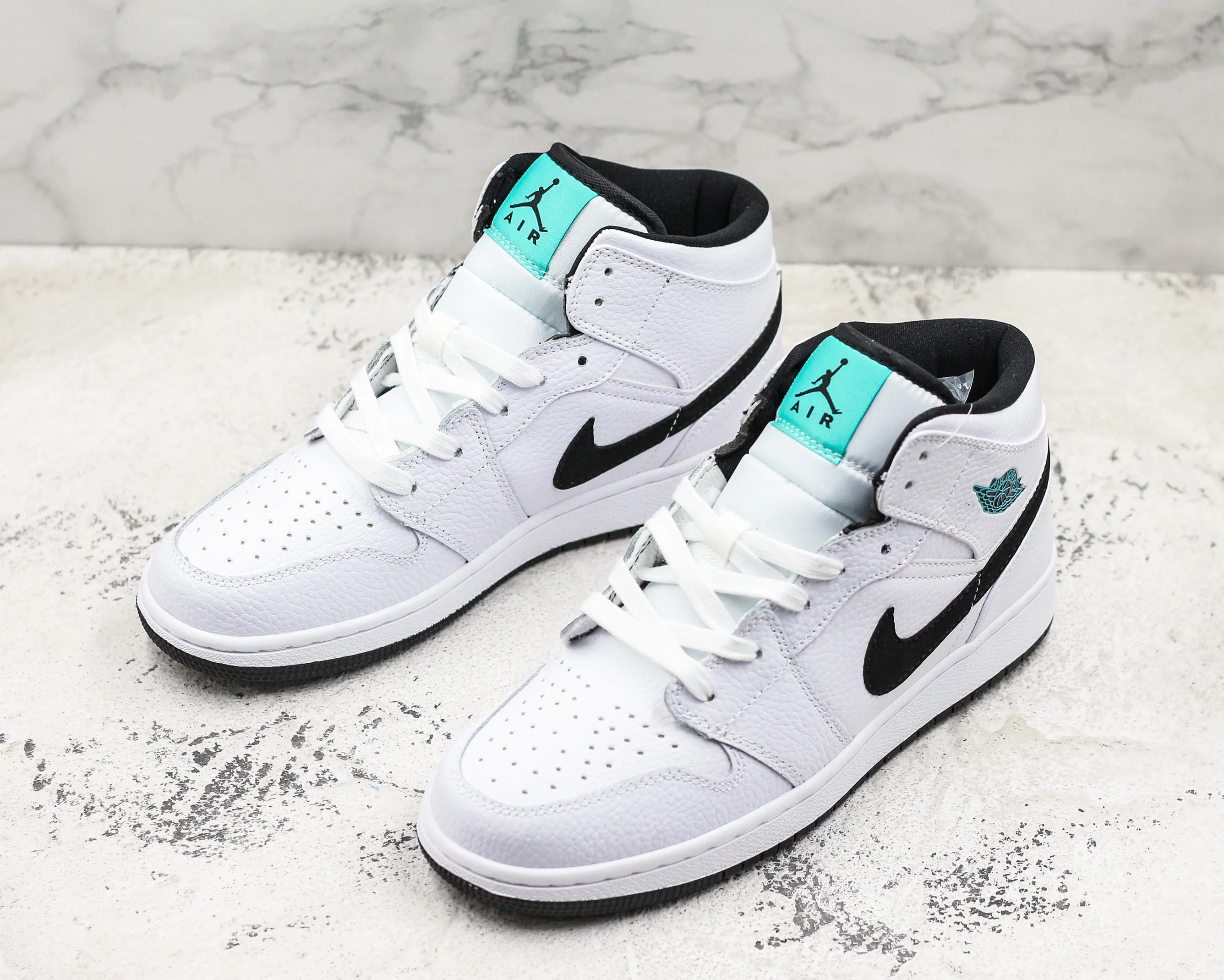 Réplica AIR JORDAN 1 mid Sneaker