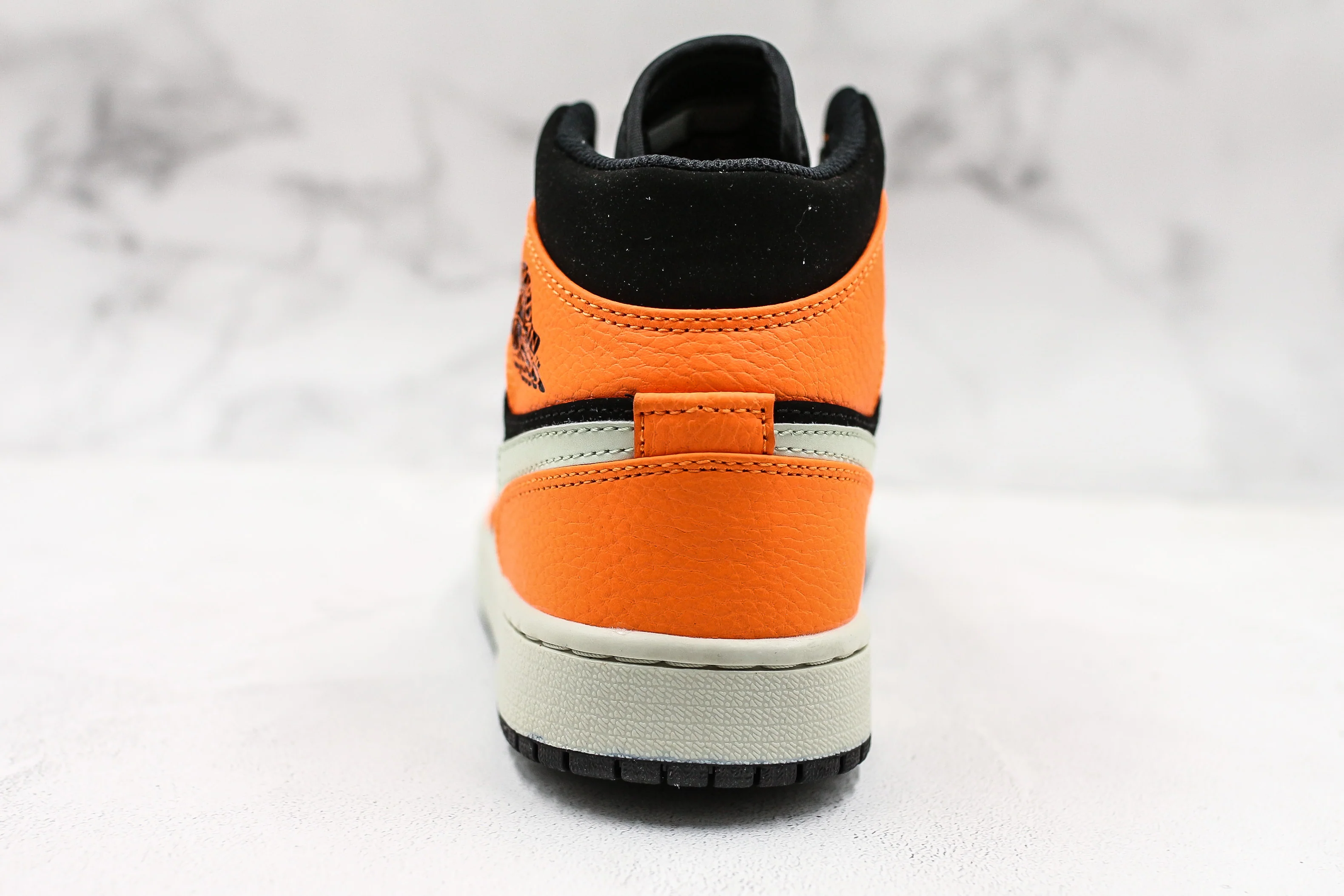 Réplica AIR JORDAN 1 mid Sneaker