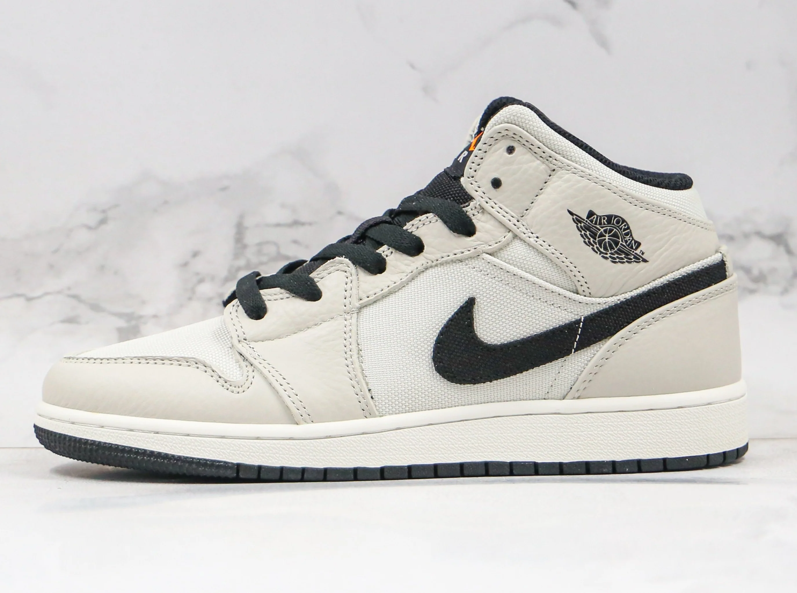 Réplica AIR JORDAN 1 Mid Sneaker