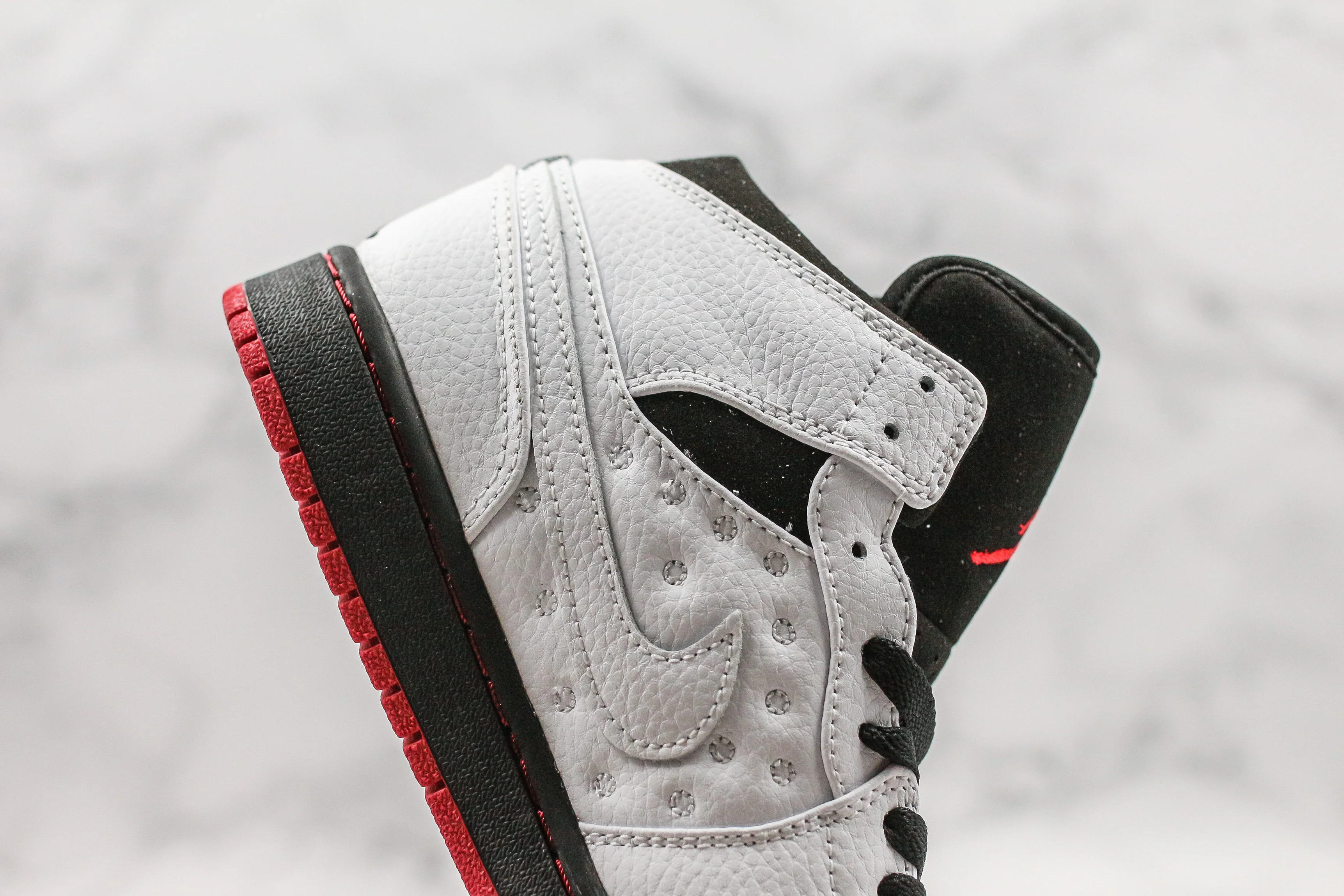Réplica AIR JORDAN 1 mid Sneaker