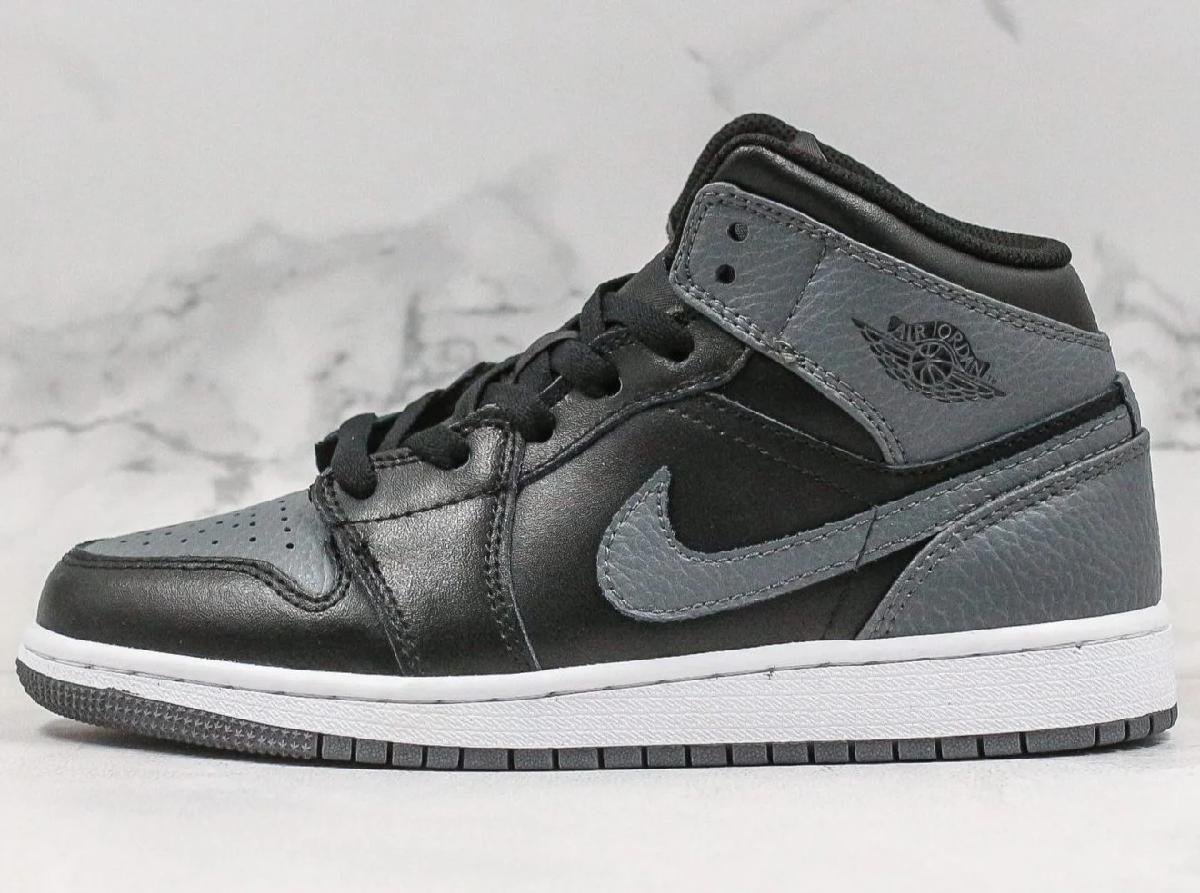 Réplica AIR JORDAN 1 mid Sneaker