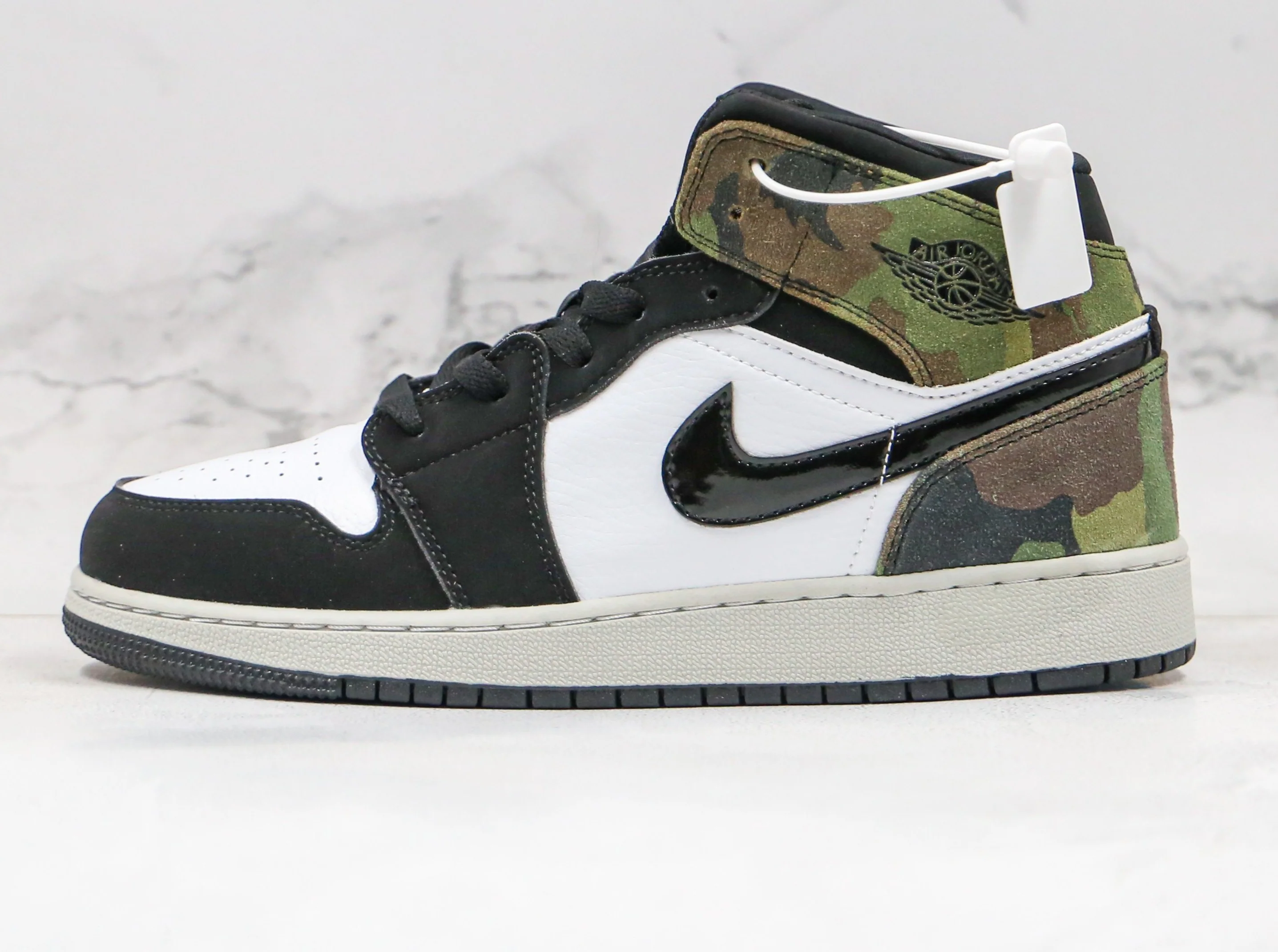 Réplica AIR JORDAN 1 Mid Sneaker