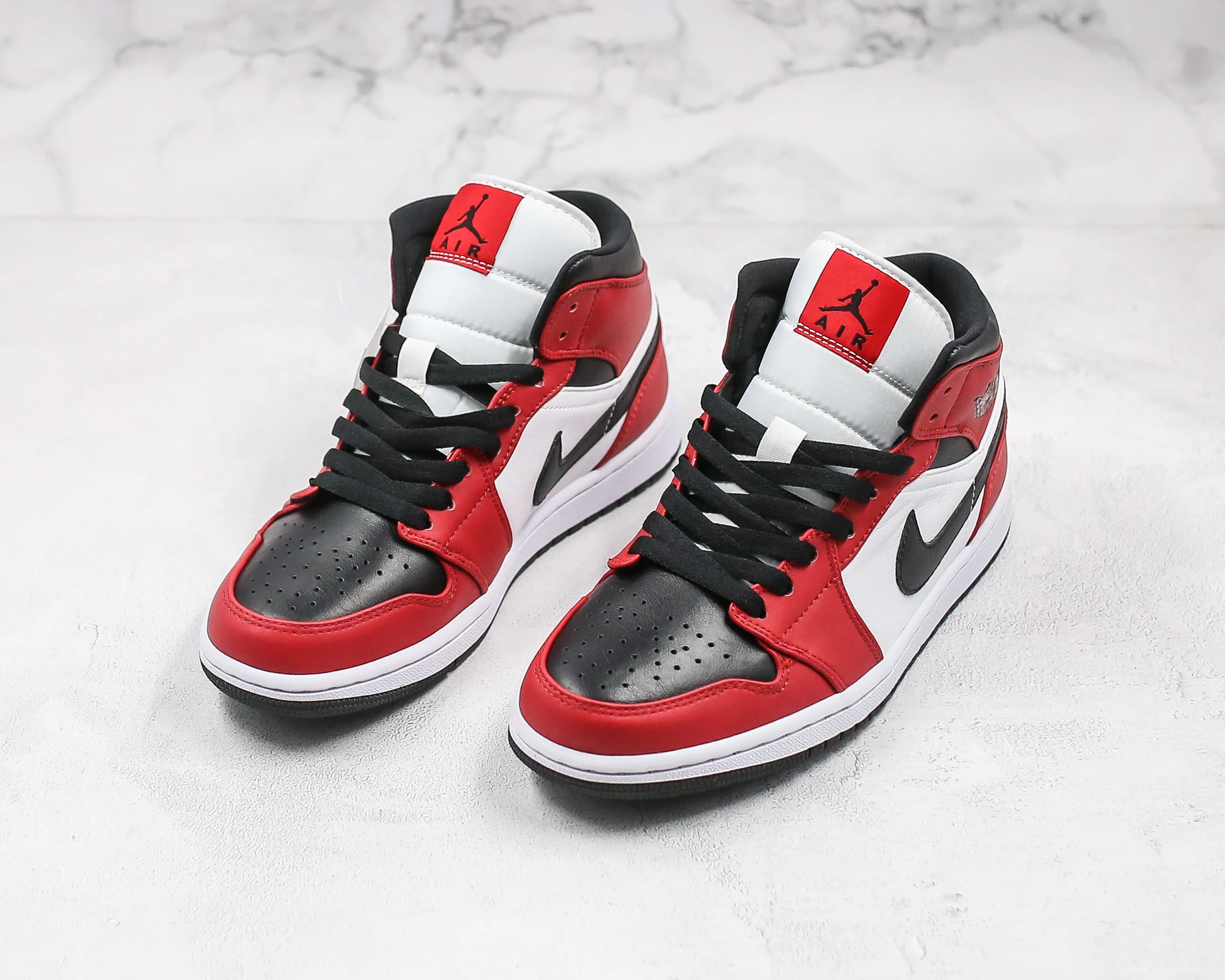 Réplica AIR JORDAN 1 mid Sneaker
