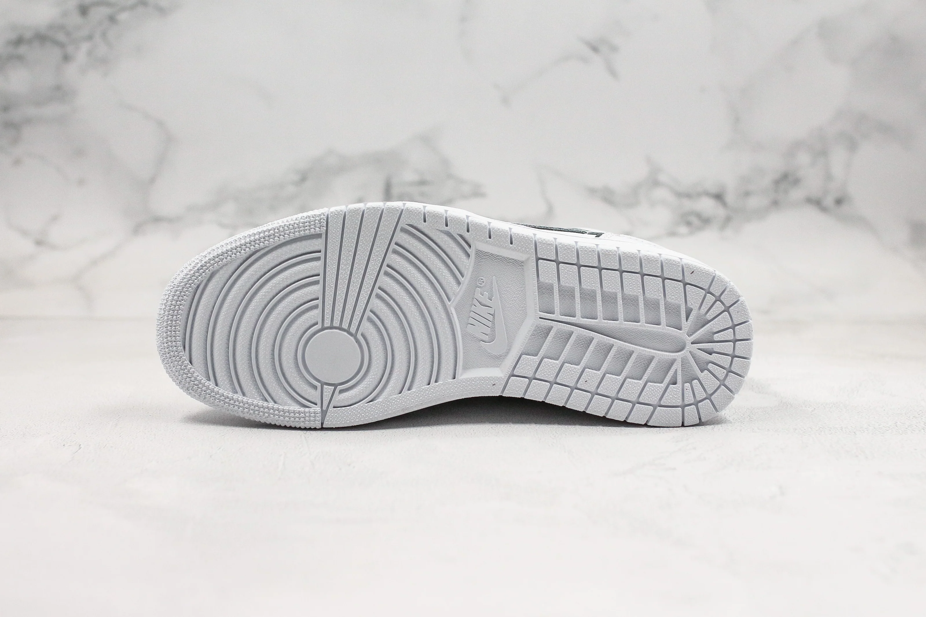 Réplica AIR JORDAN 1 mid Sneaker