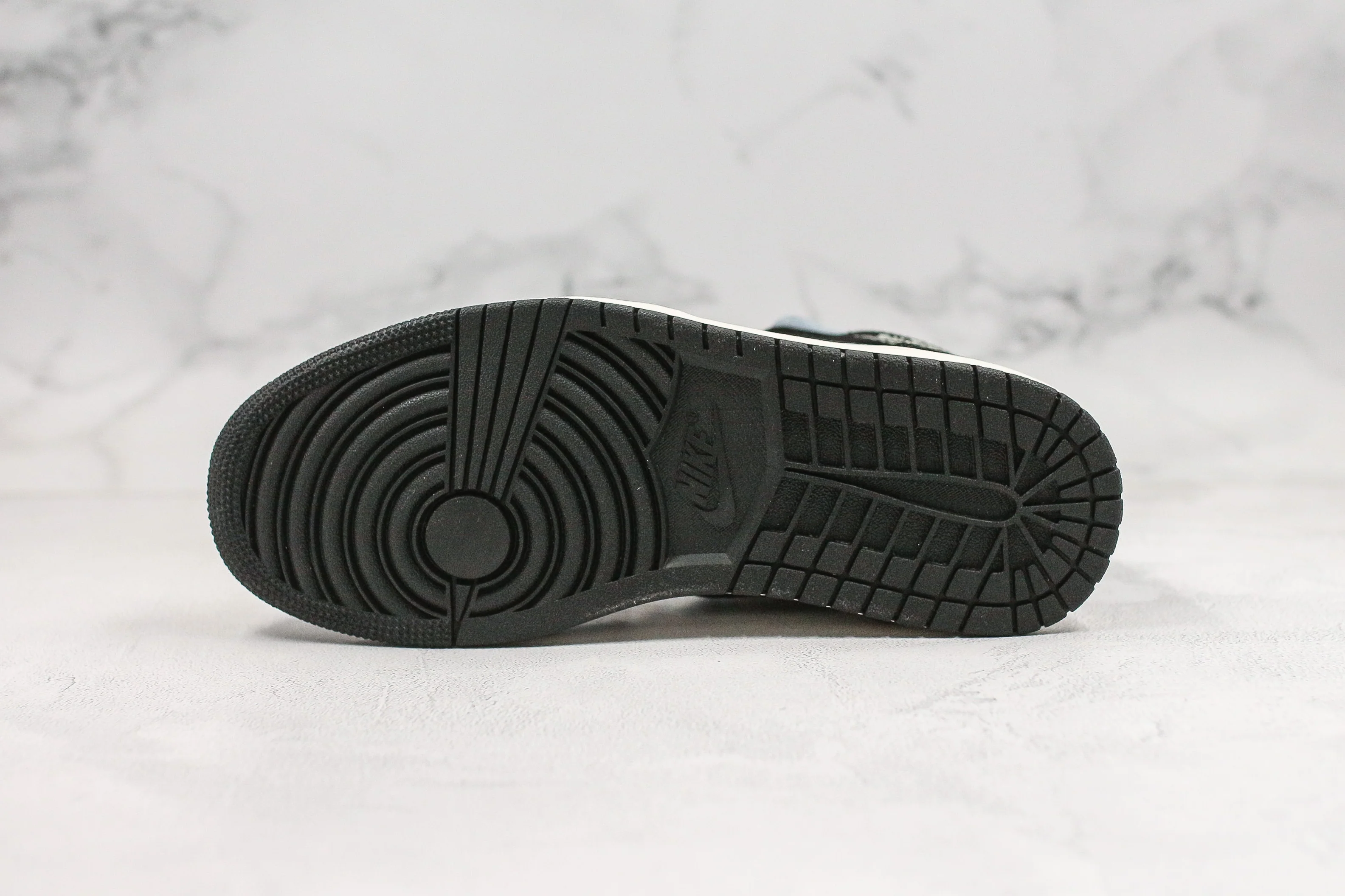 Réplica AIR JORDAN 1 mid Sneaker