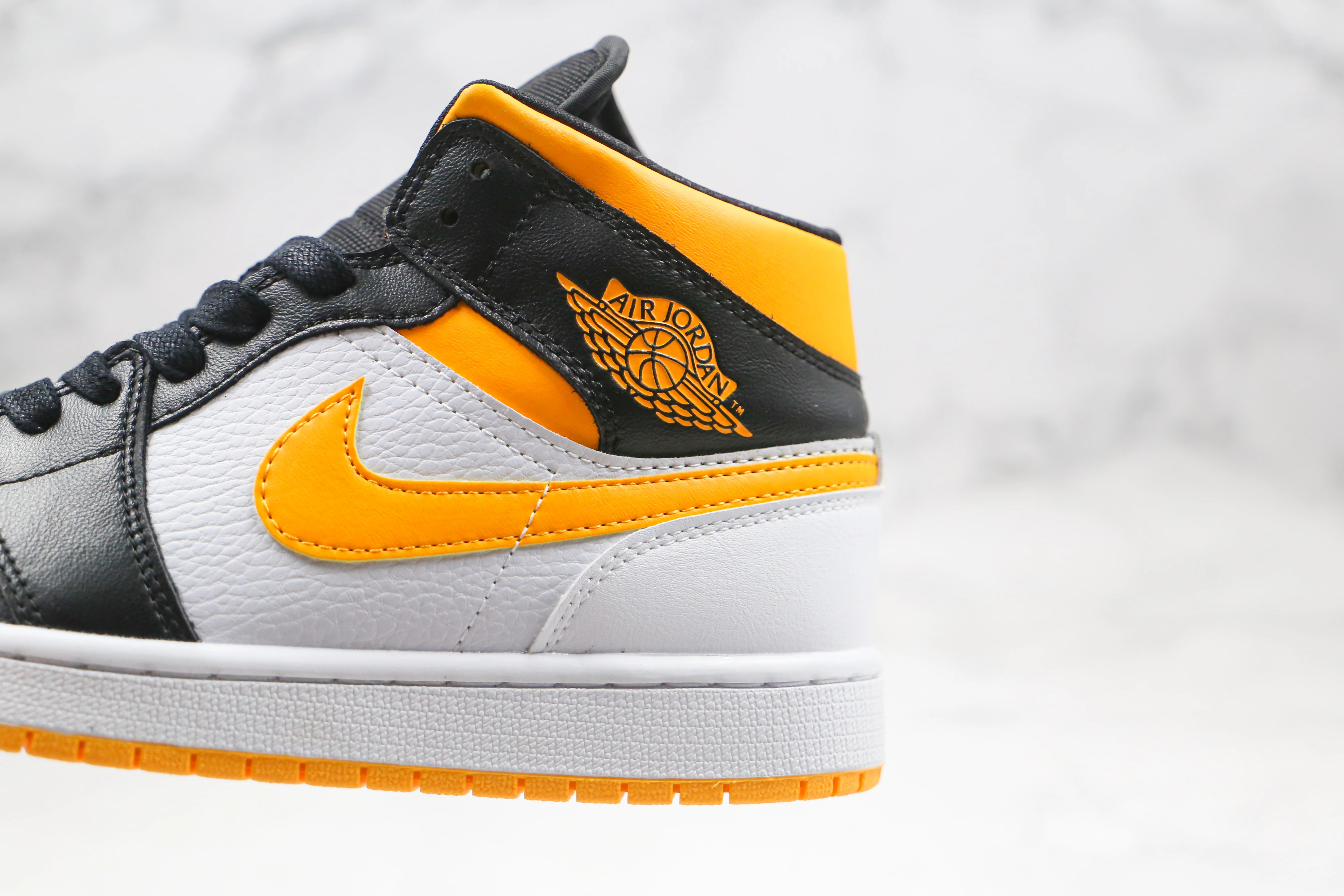 Réplica AIR JORDAN 1 Mid Sneaker