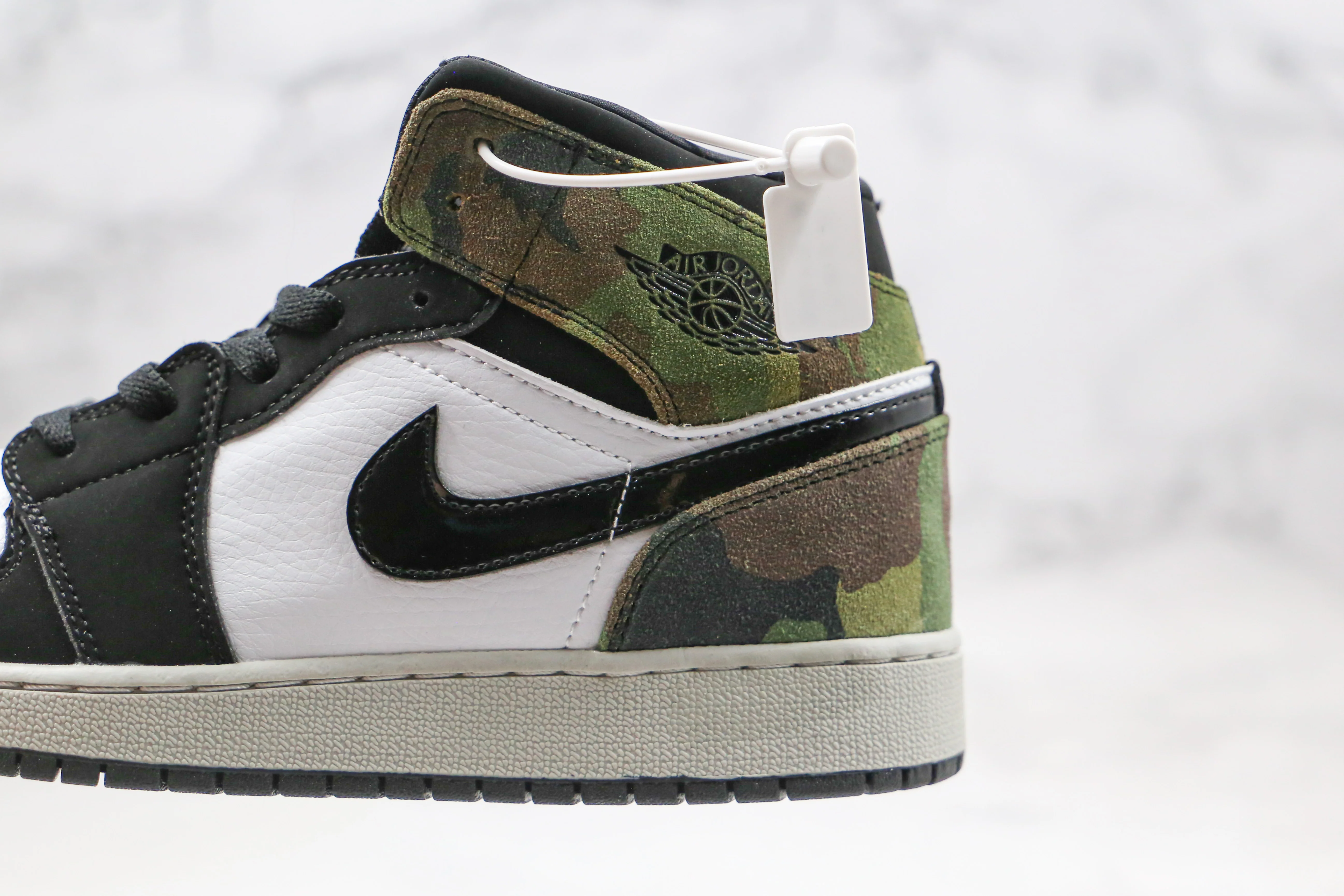 Réplica AIR JORDAN 1 Mid Sneaker