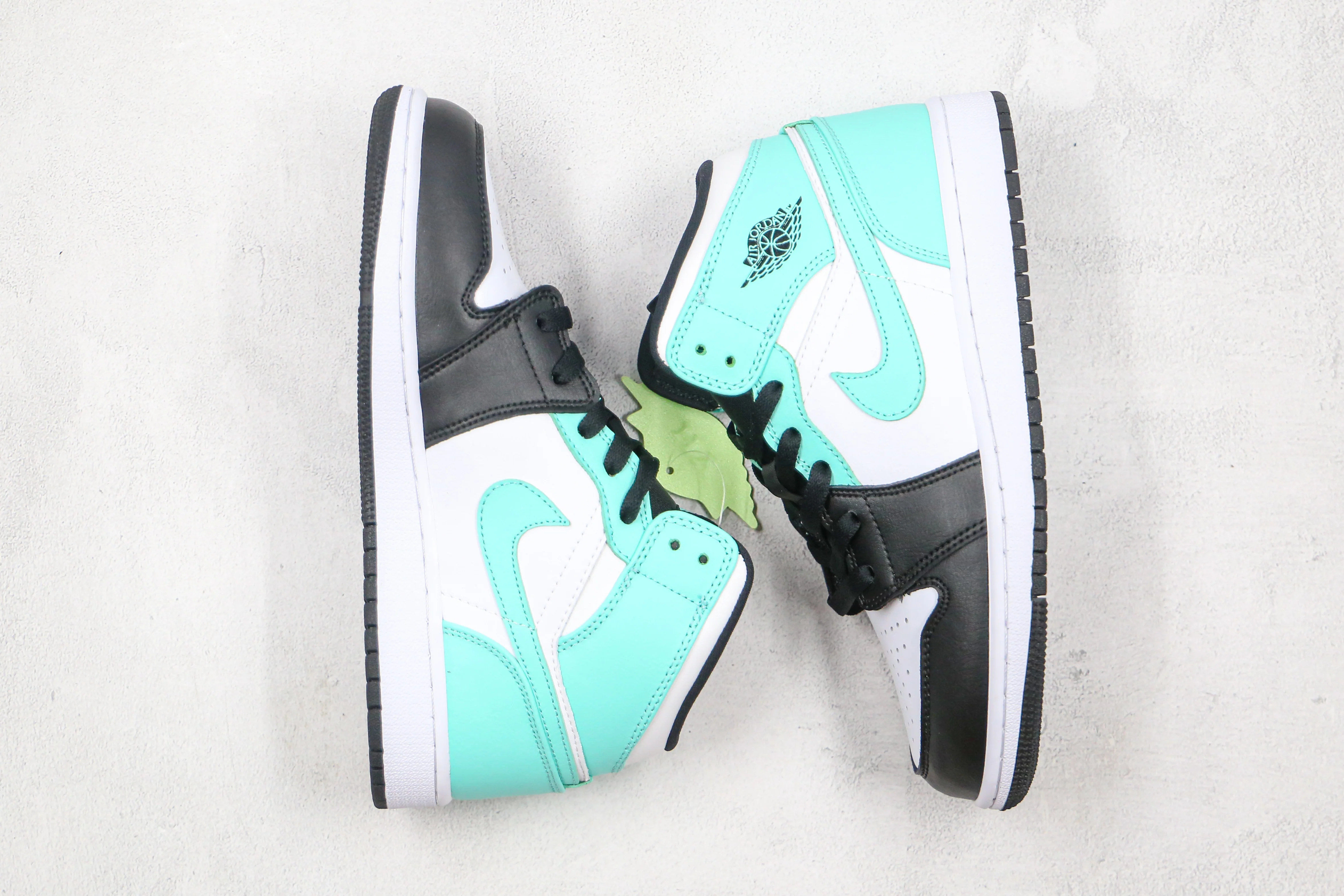 Réplica AIR JORDAN 1 Mid Sneaker