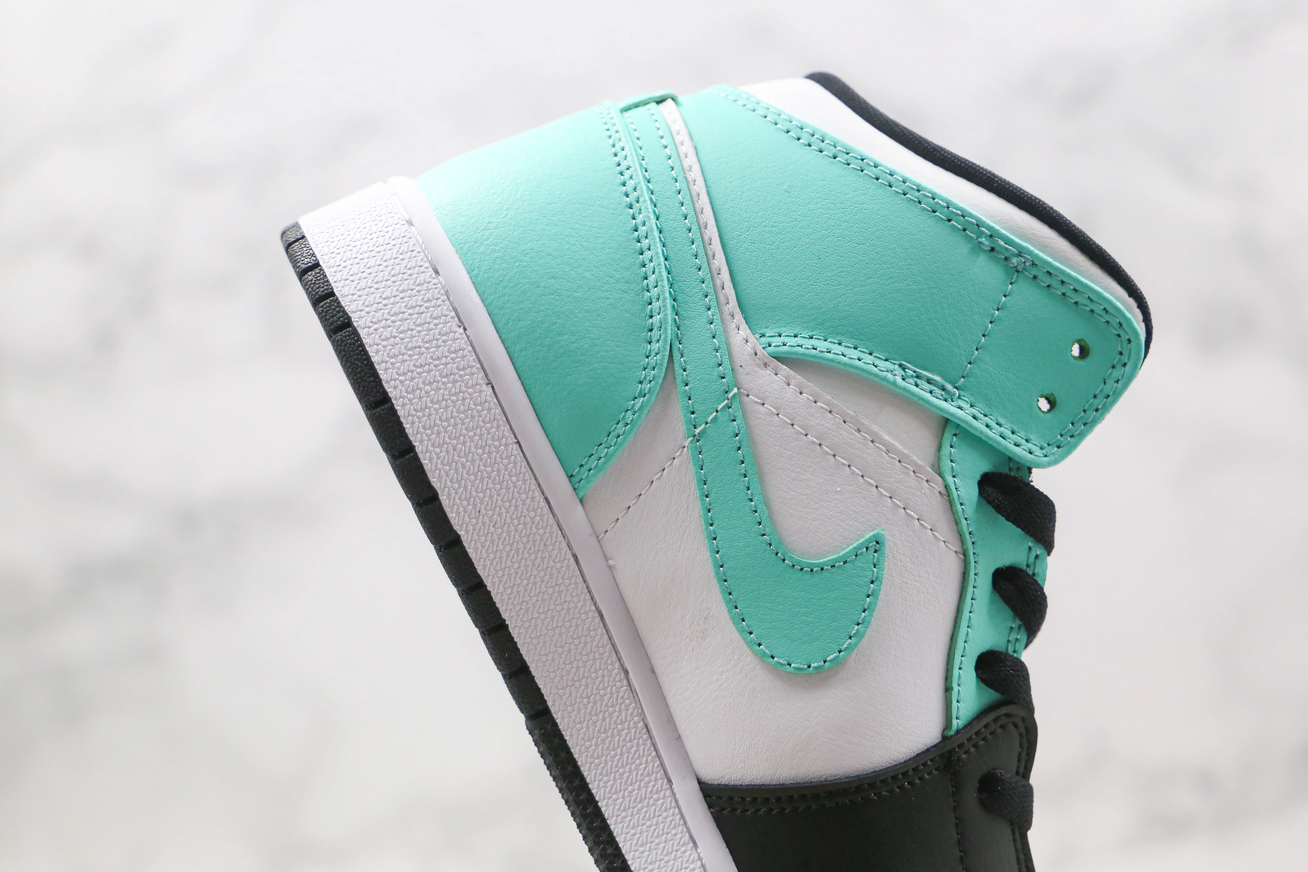 Réplica AIR JORDAN 1 Mid Sneaker