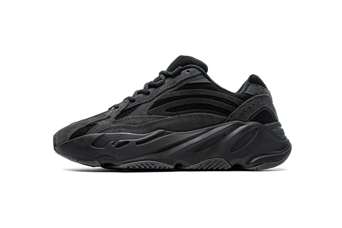 Replica Yeezy 700 Vanta All Black Adidas Sneaker