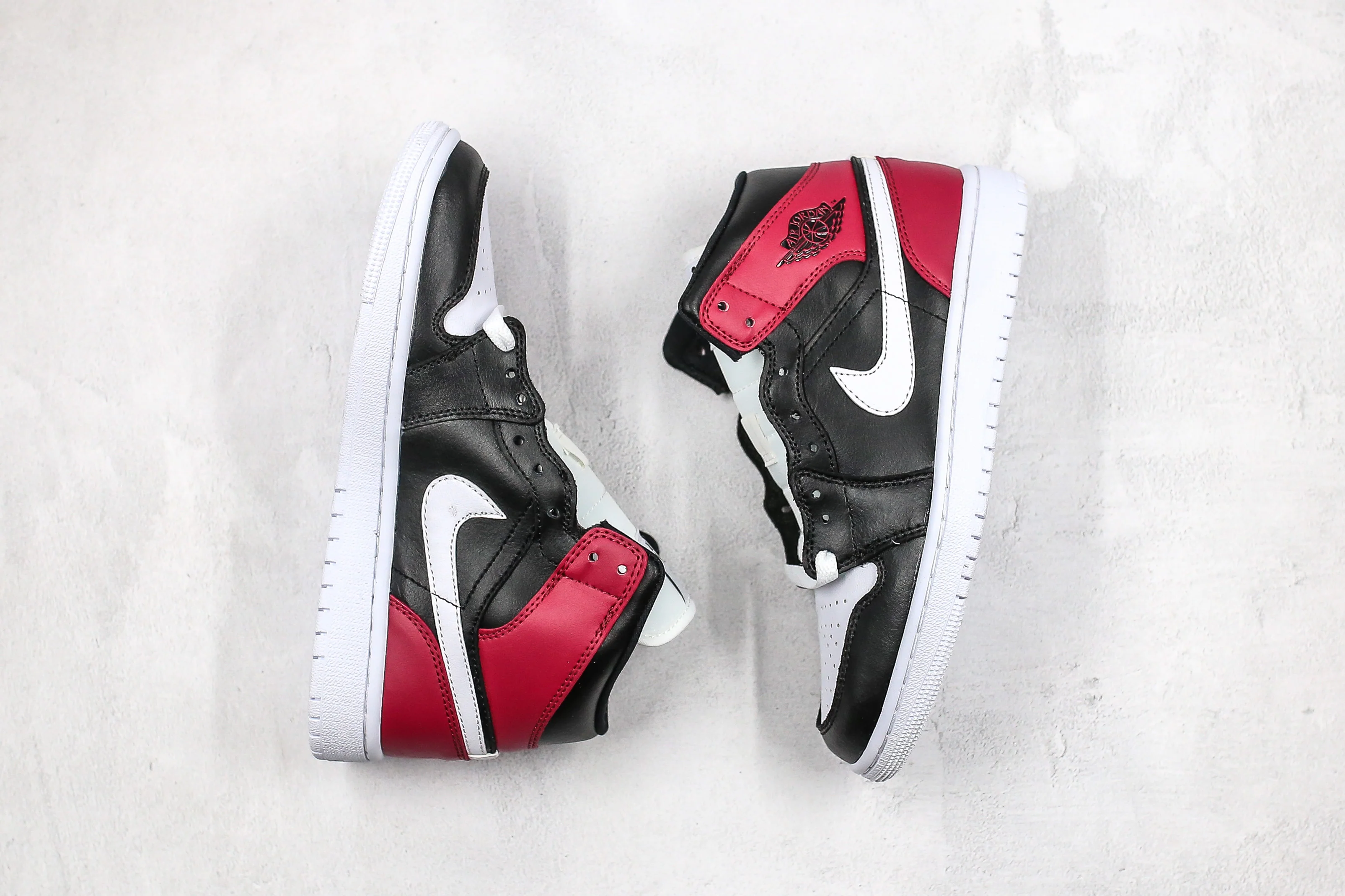 Réplica AIR JORDAN 1 mid Sneaker