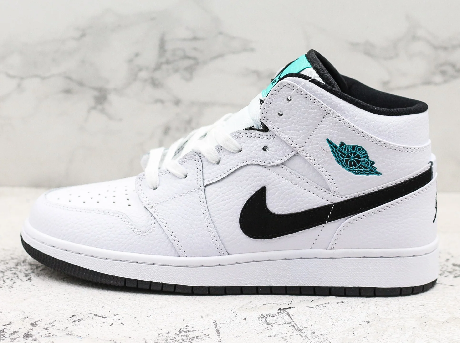 Réplica AIR JORDAN 1 mid Sneaker