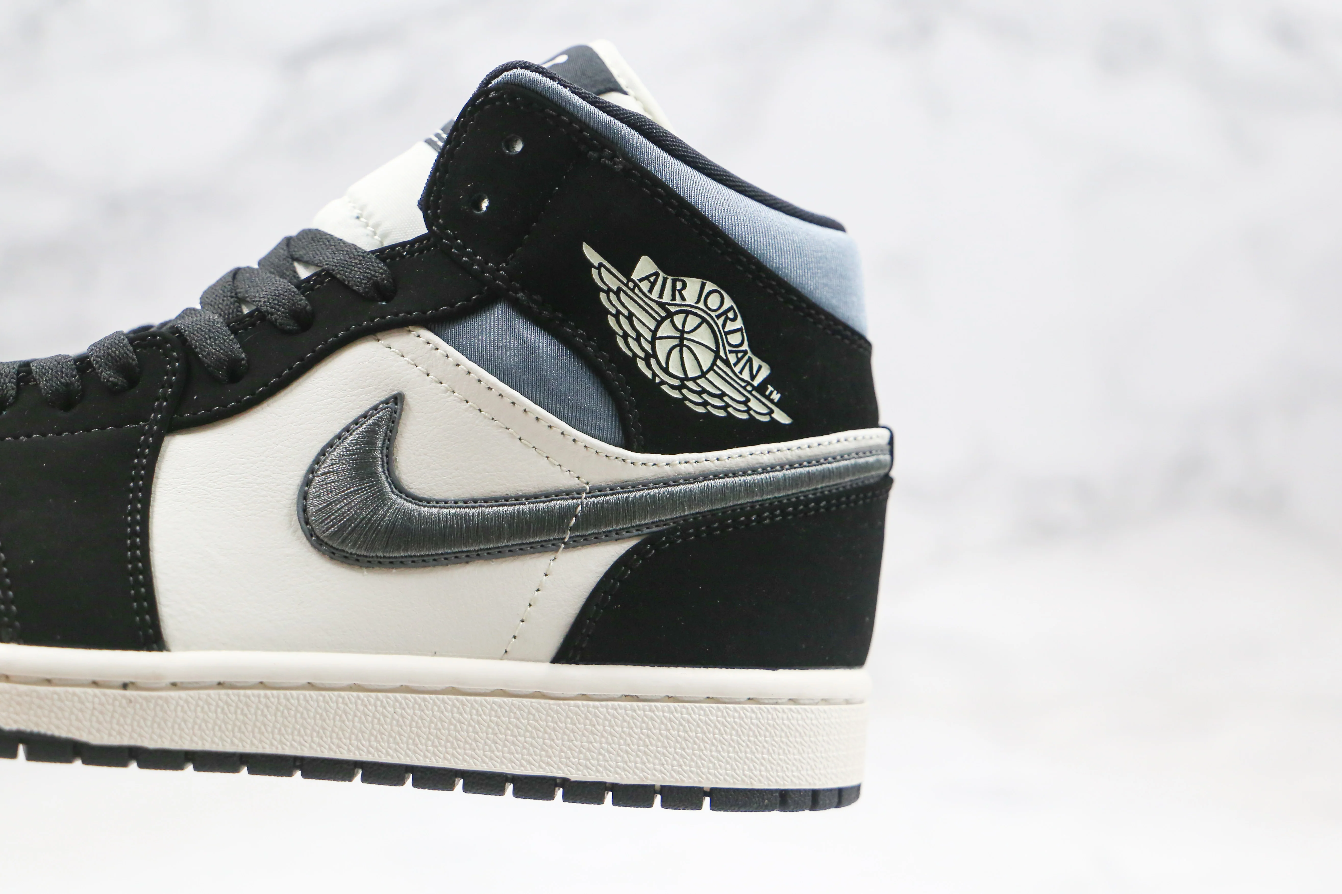 Réplica AIR JORDAN 1 mid Sneaker