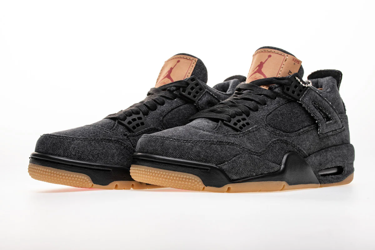 Réplica AIR JORDAN 4 “levis black” Sneaker