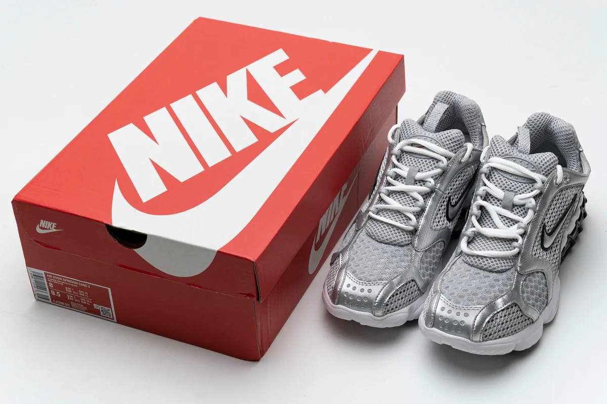 Réplica AIR ZOOM SPIRIDON CAGE 2 STUSSY METALLIC SILVER Nike Sneaker