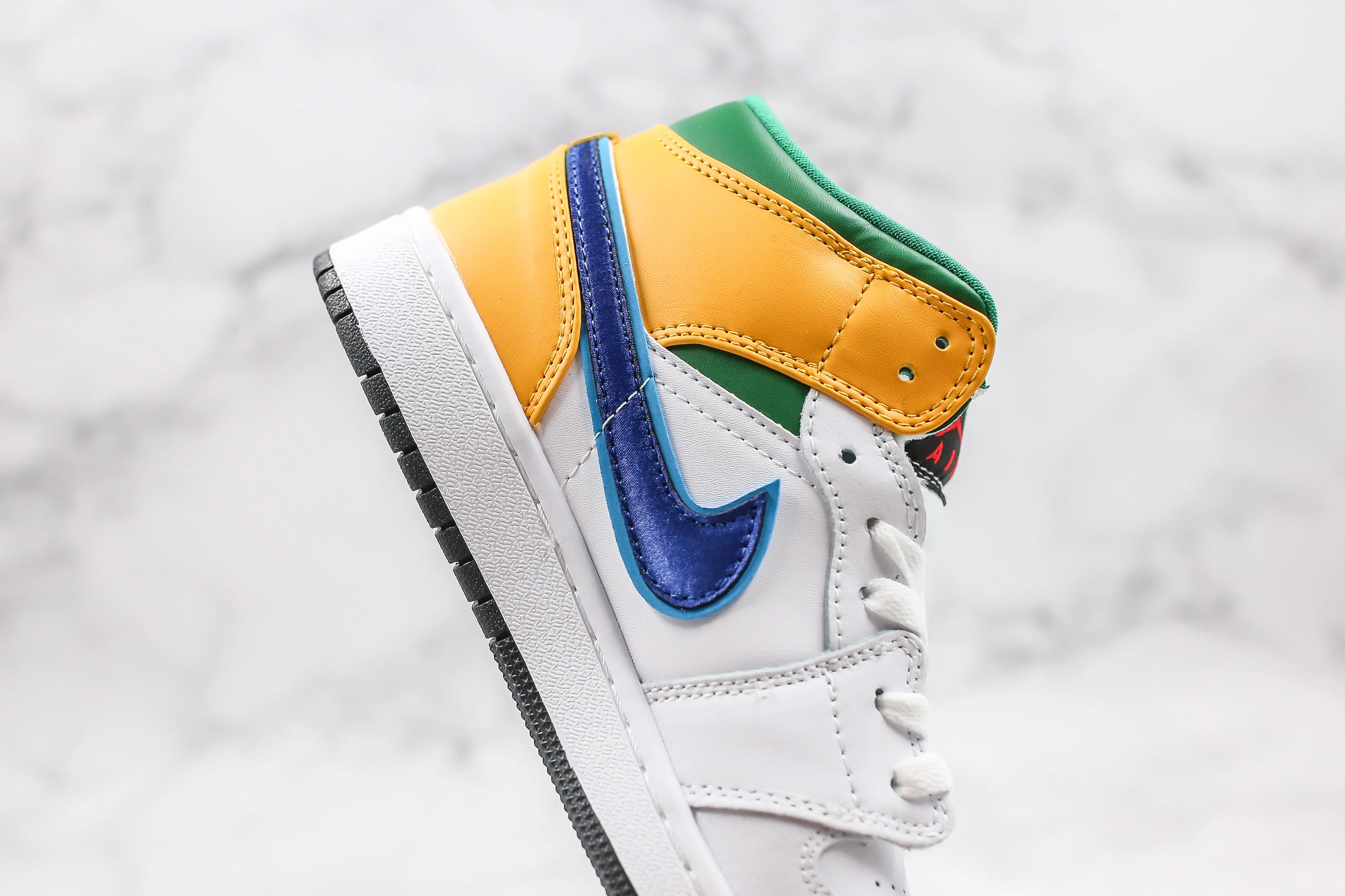 Réplica AIR JORDAN 1 mid Sneaker