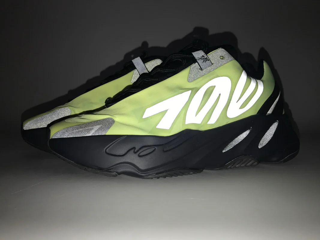 Réplica YEEZY BOOST 700 MNVN PHOSPHOR Adidas Sneaker