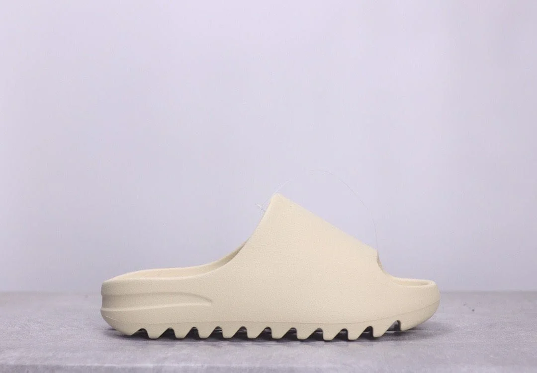 Réplica CHANCLAS YEEZY Nike Sneaker