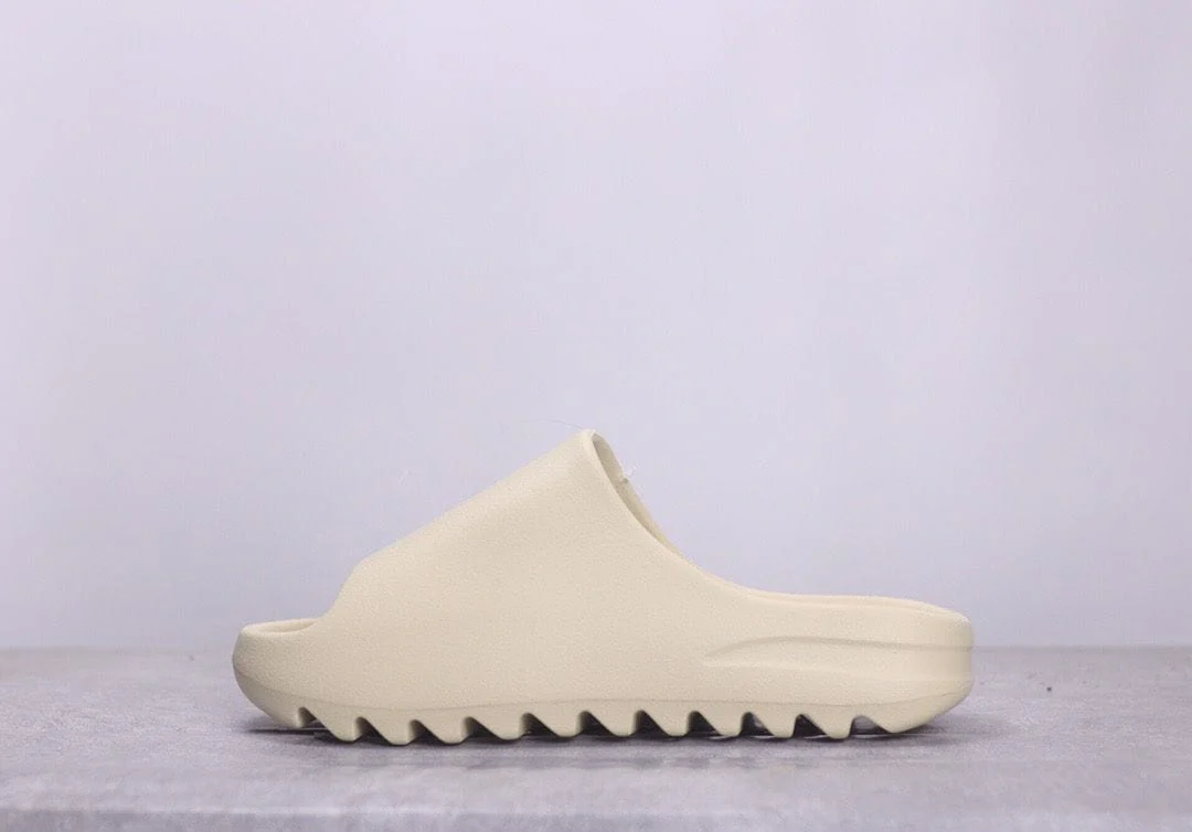 Réplica CHANCLAS YEEZY Nike Sneaker