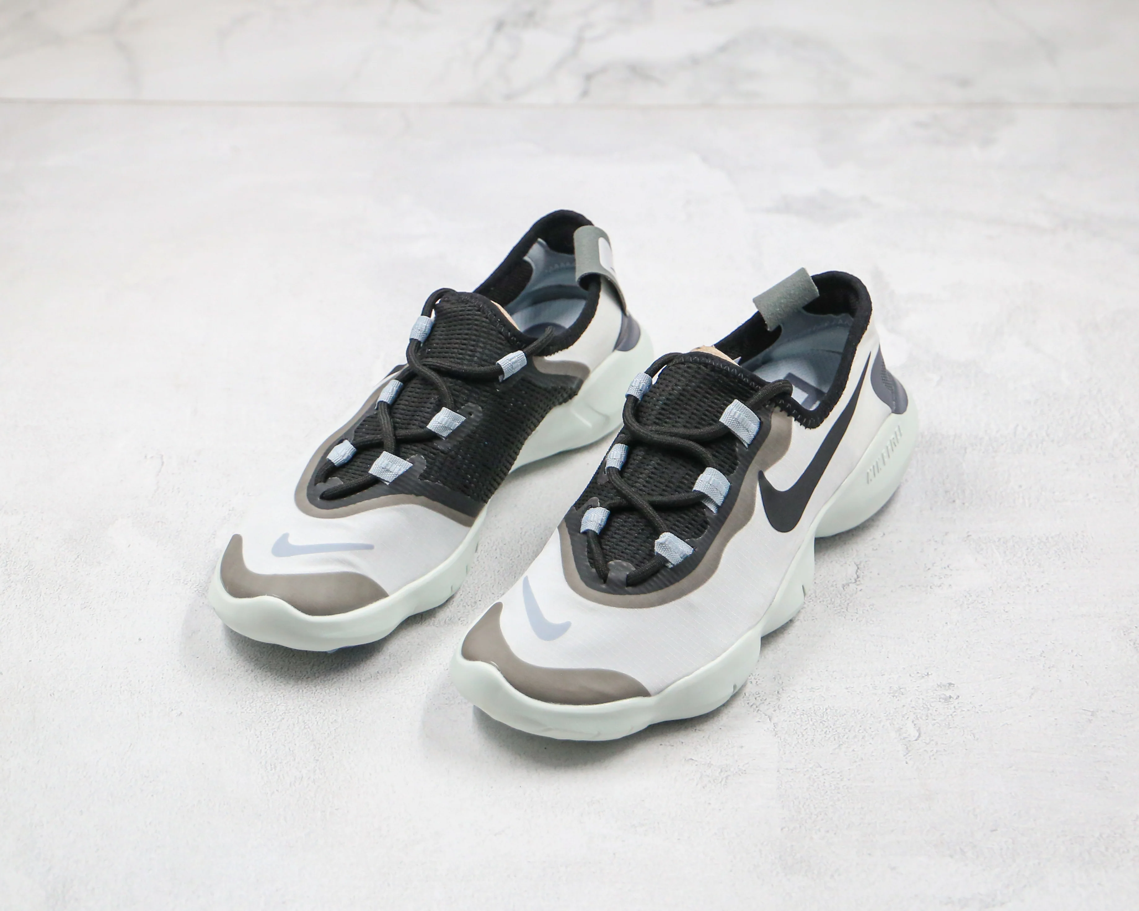 Réplica FREE RN 5.0 - MOON Nike Sneaker