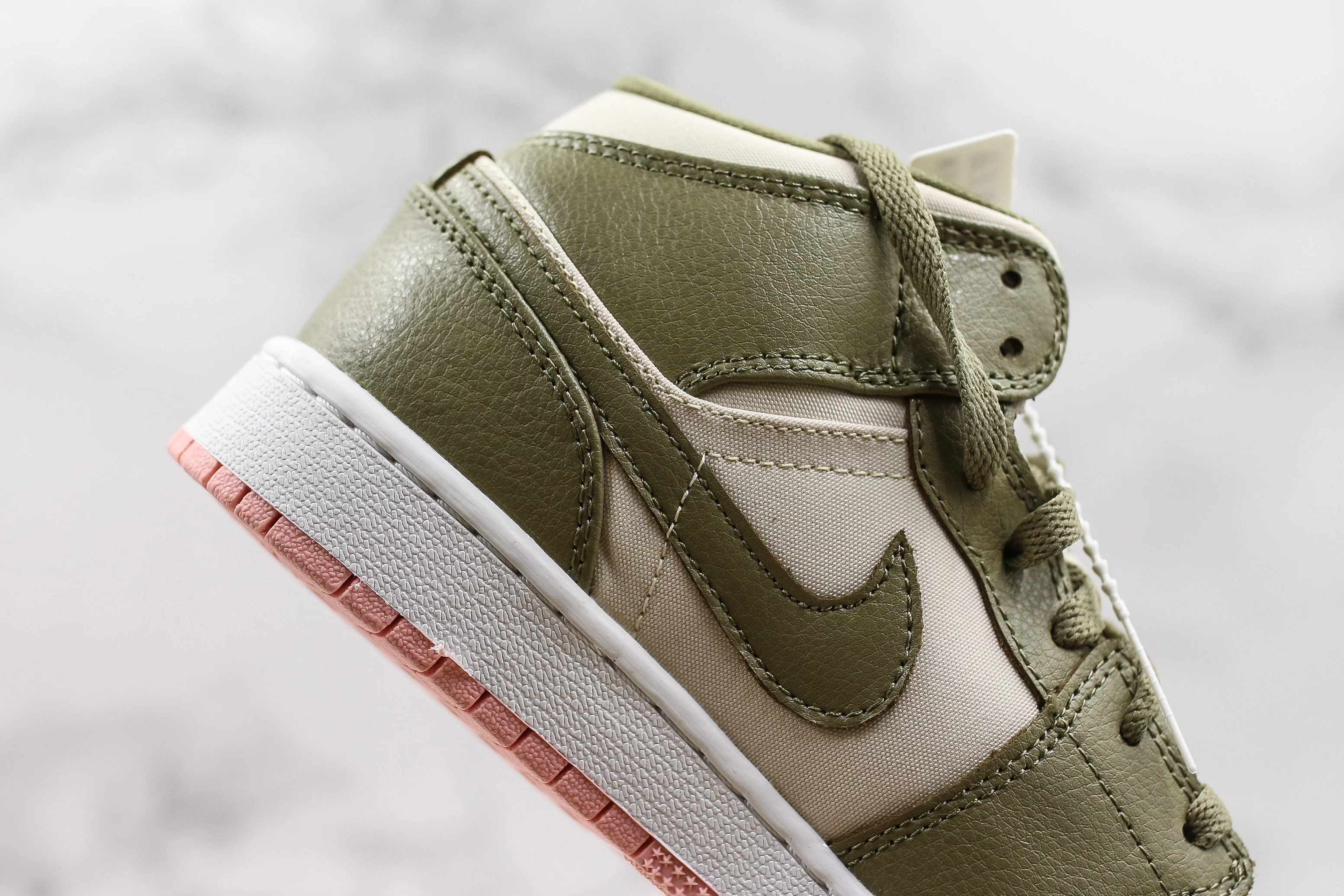 Réplica AIR JORDAN 1 mid Sneaker