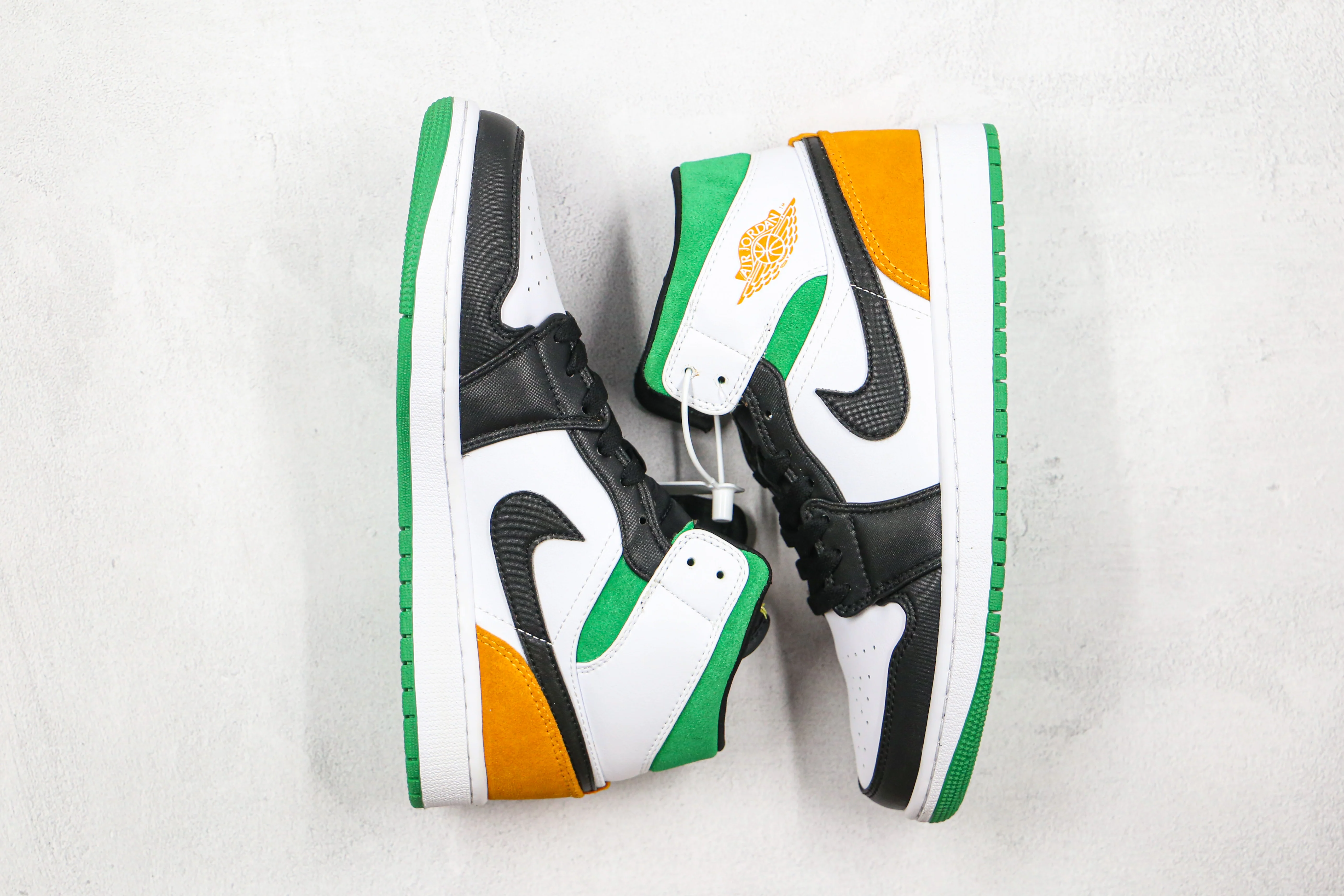 Réplica AIR JORDAN 1 Mid Sneaker