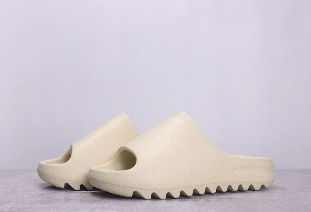 Réplica CHANCLAS YEEZY Nike Sneaker