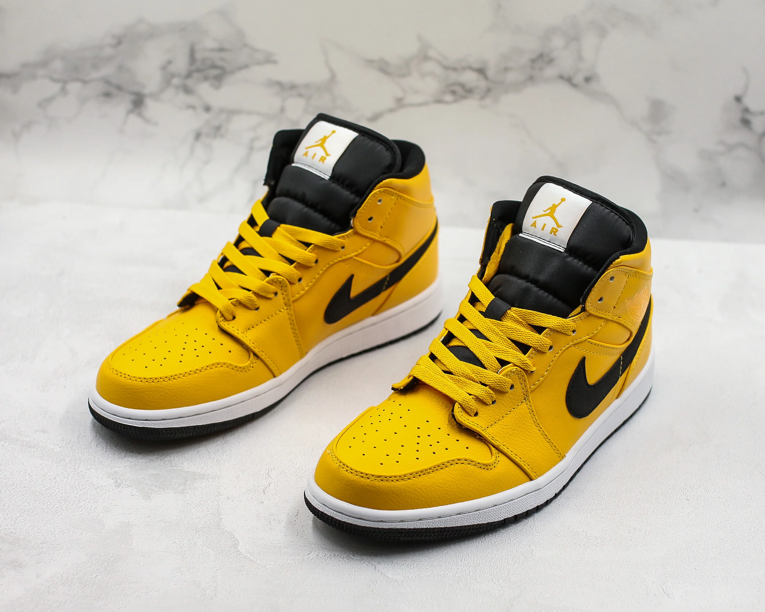 Réplica AIR JORDAN 1 mid Sneaker