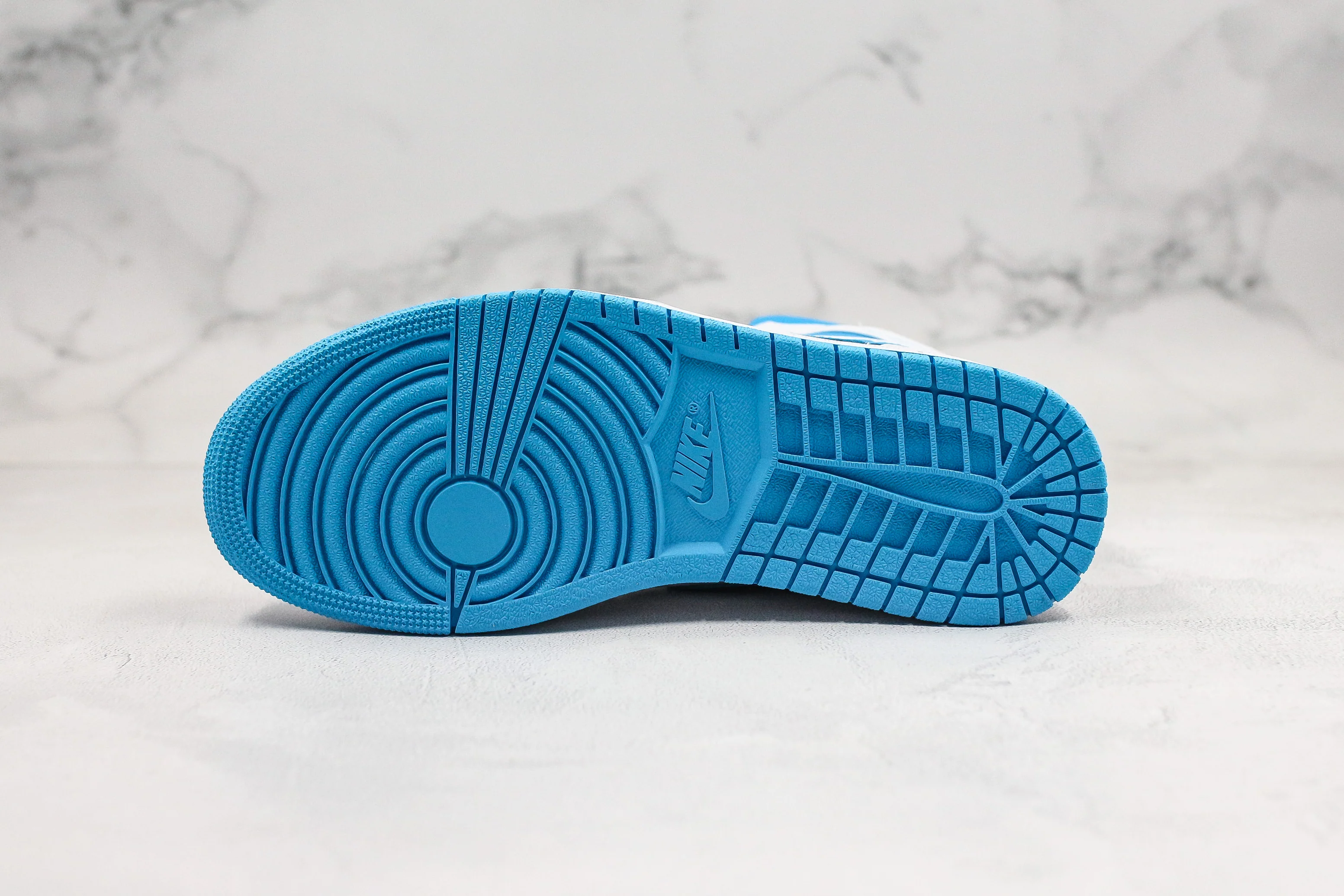 Réplica AIR JORDAN 1 mid Sneaker