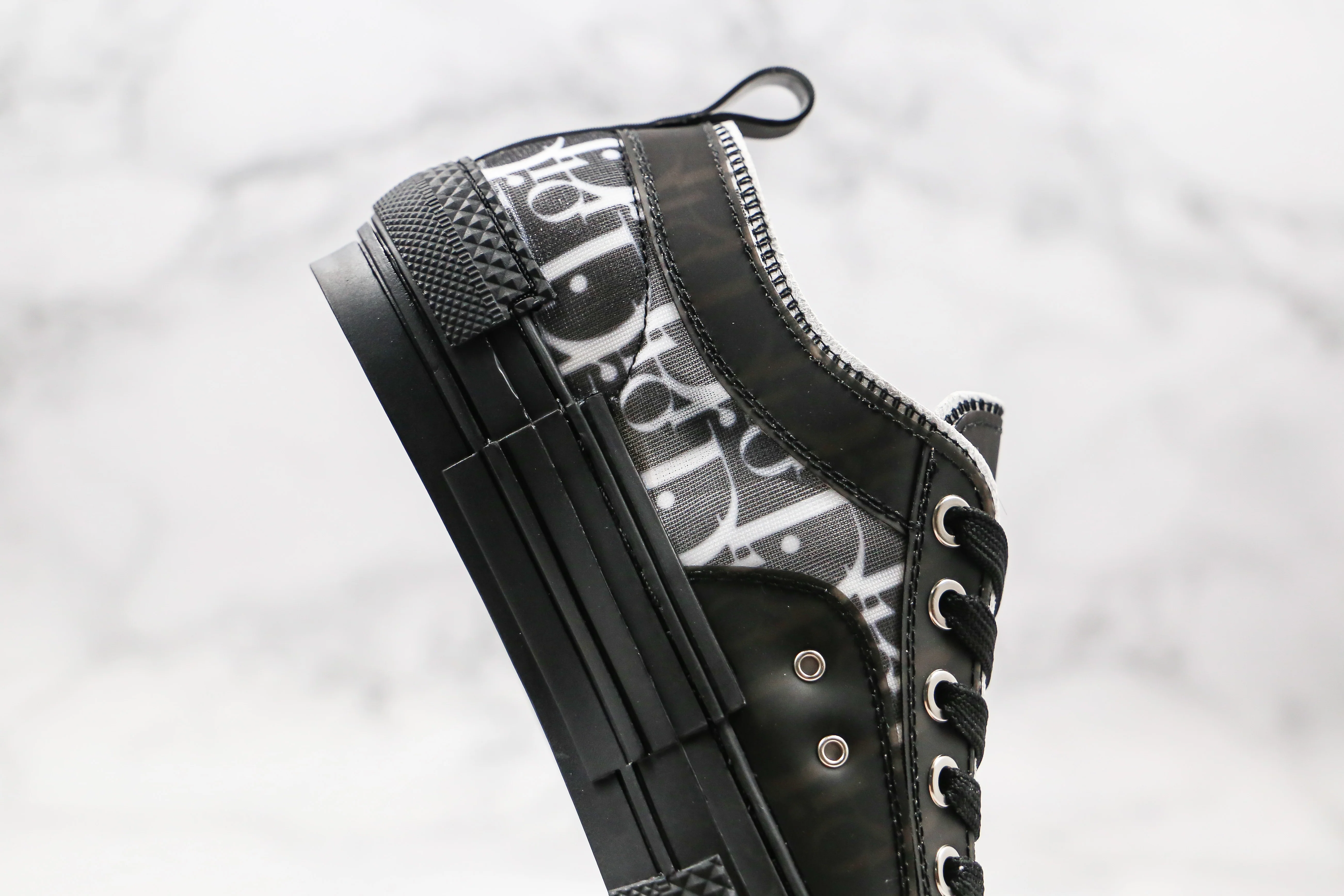 Réplica LOW DIOR BLACK Sneaker