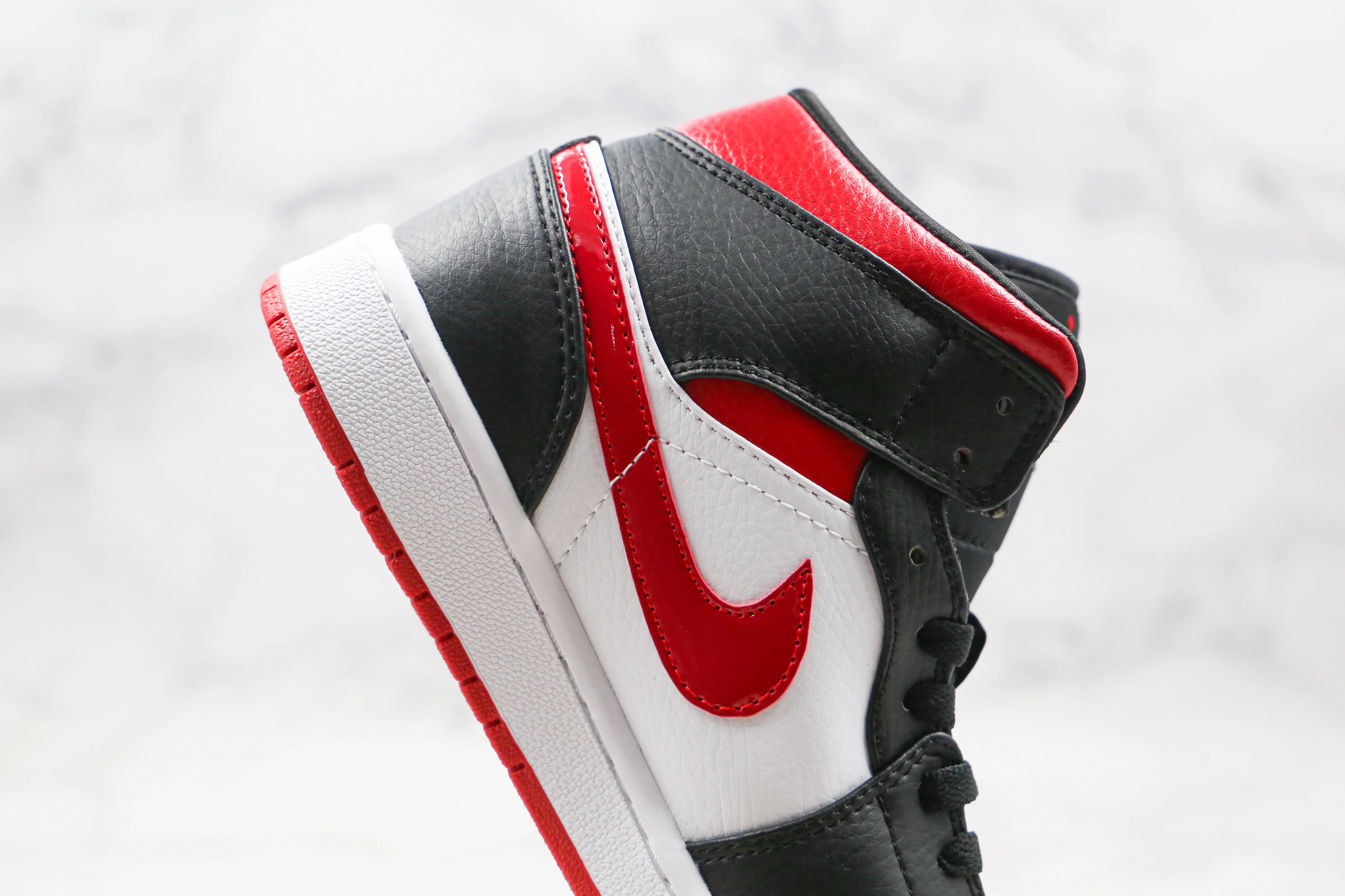 Réplica AIR JORDAN 1 Mid Sneaker