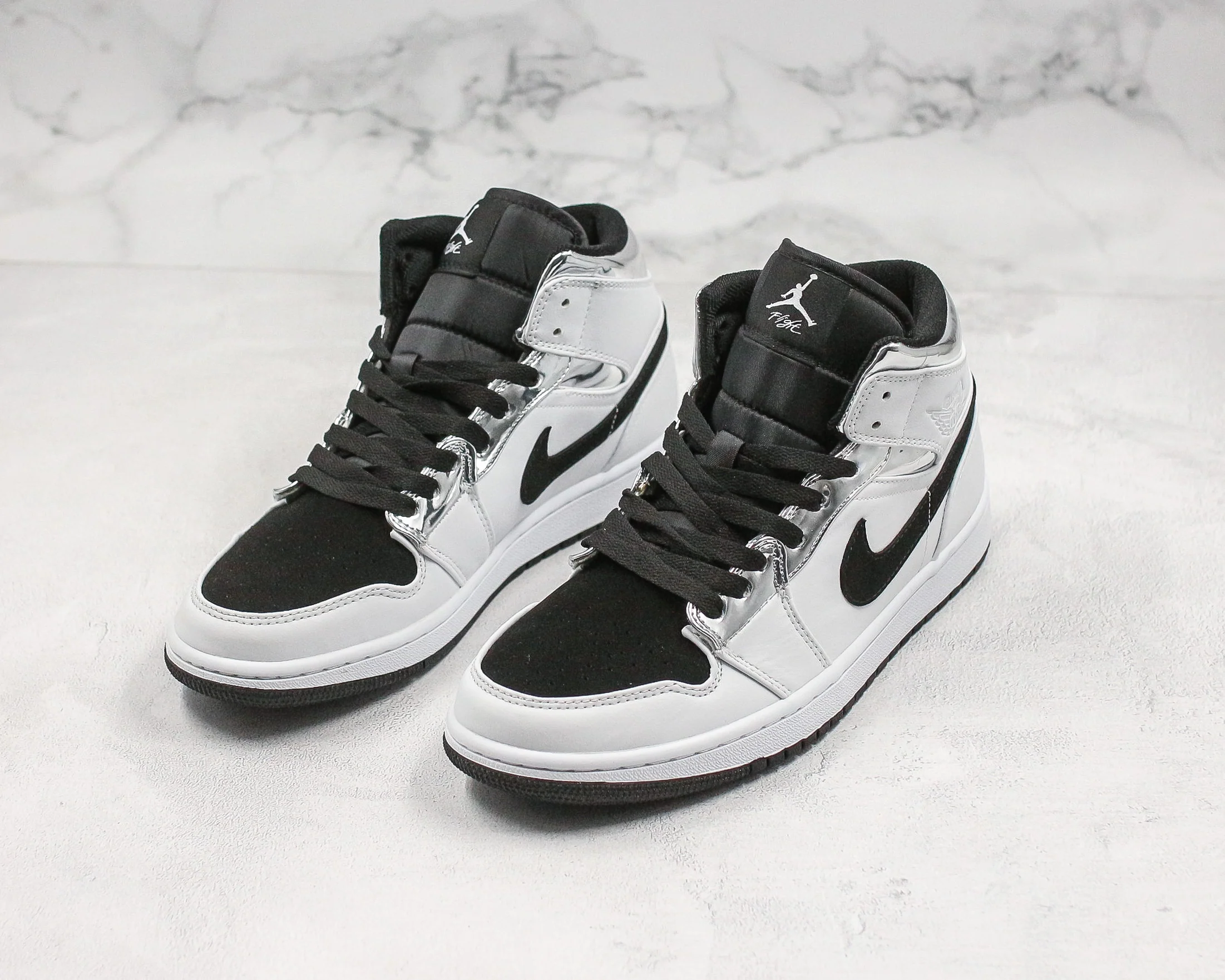 Réplica AIR JORDAN 1 mid Sneaker