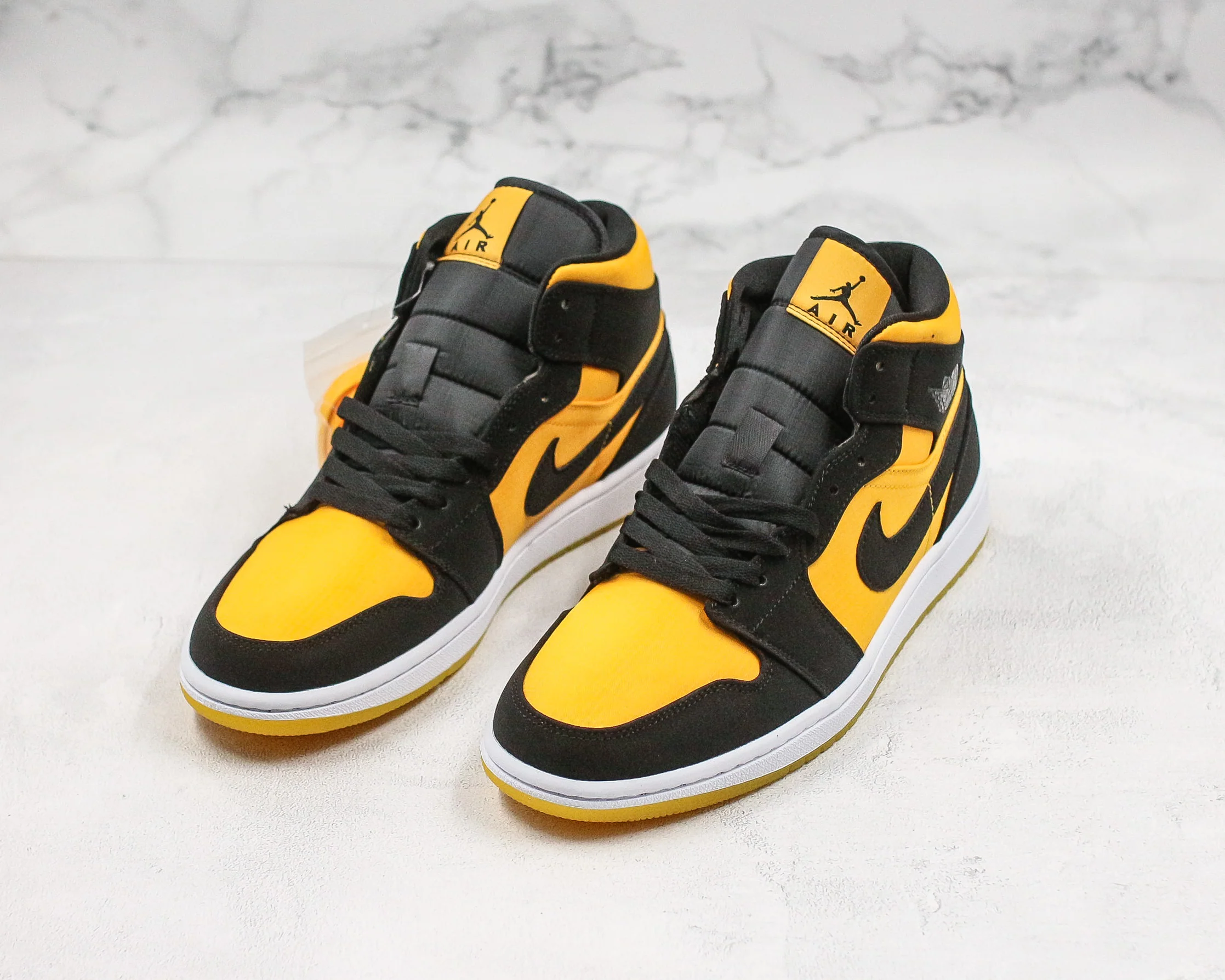 Réplica AIR JORDAN 1 mid Sneaker