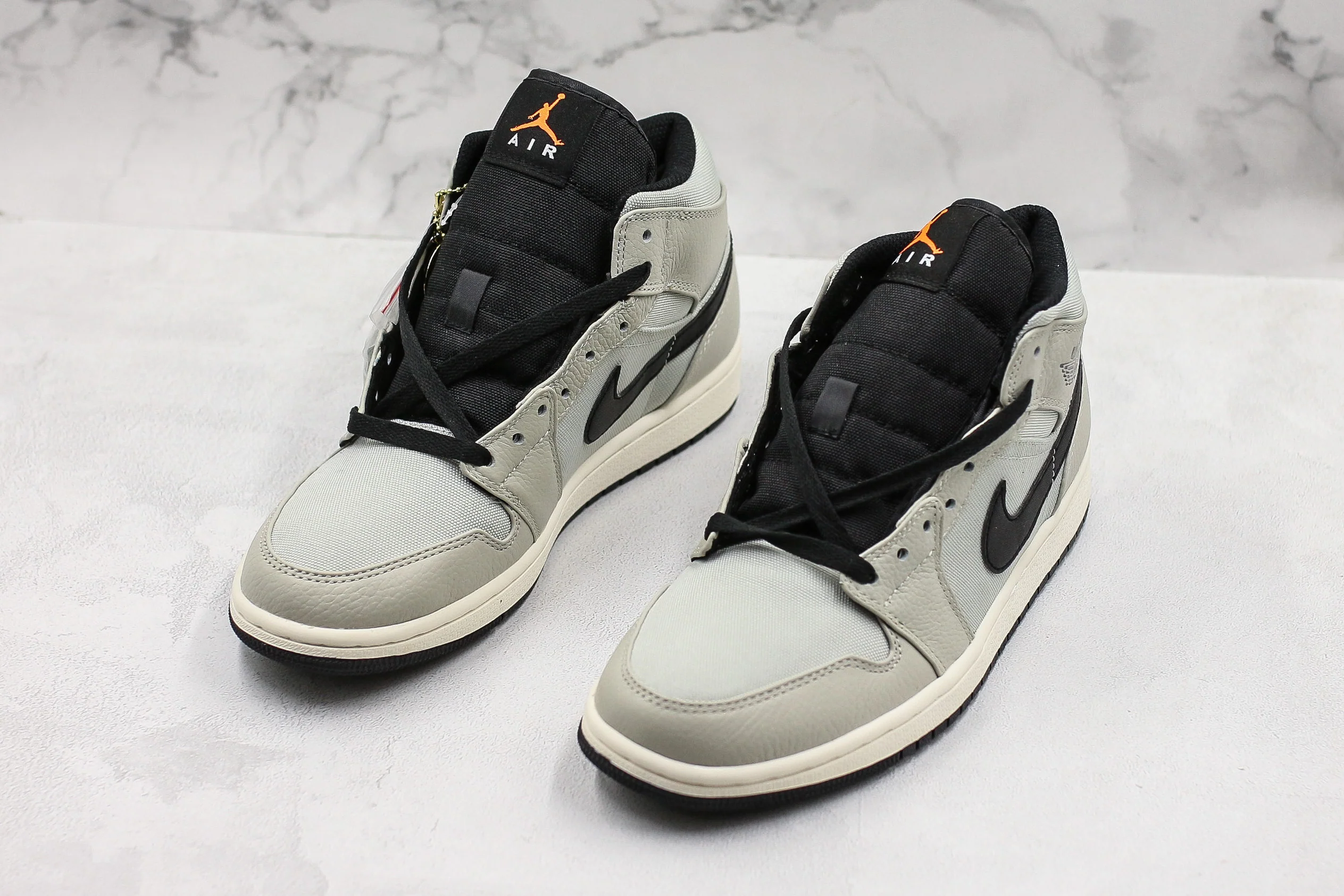 Réplica AIR JORDAN 1 mid Sneaker