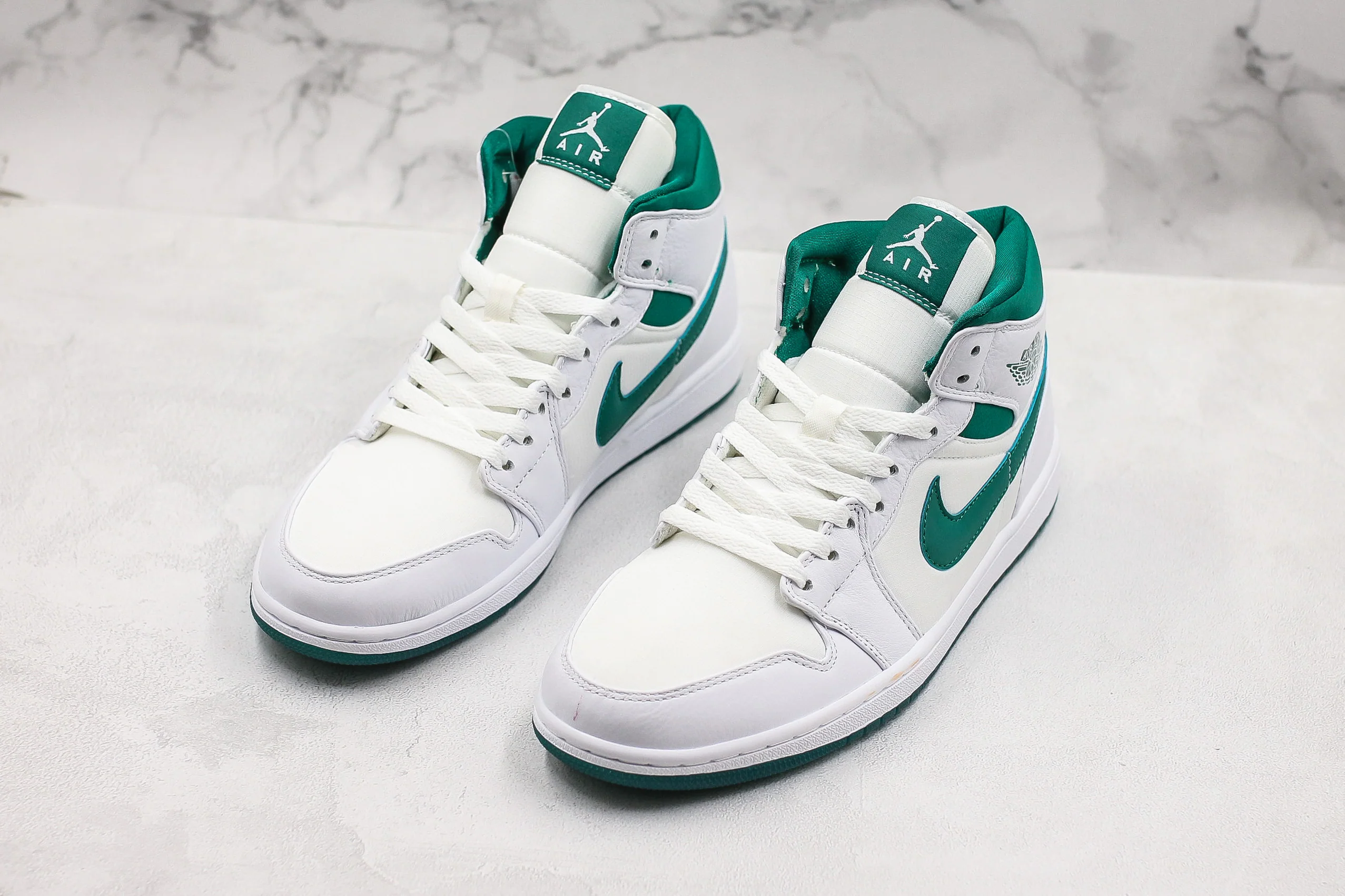 Réplica AIR JORDAN 1 Mid Sneaker