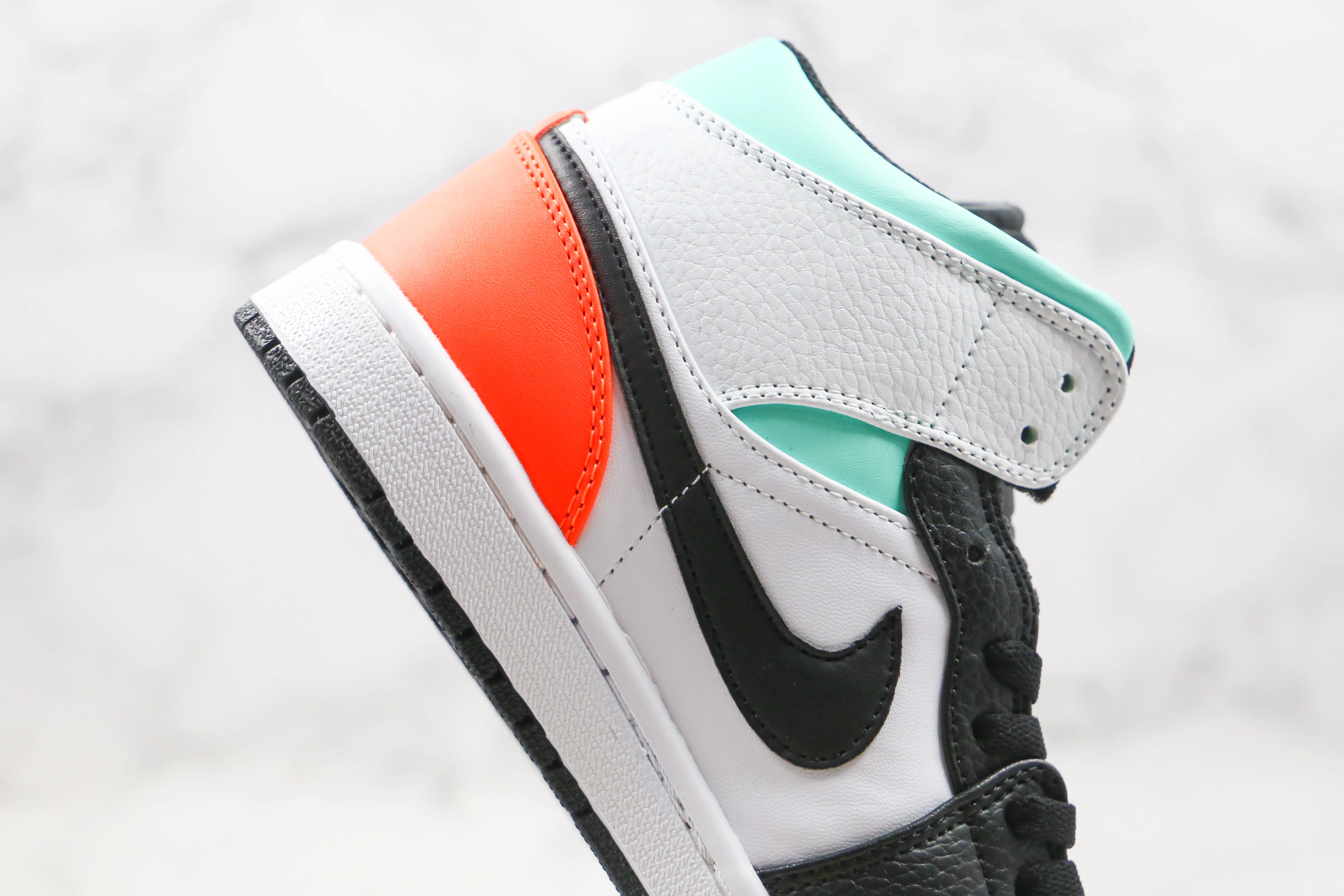 Réplica AIR JORDAN 1 Mid Sneaker